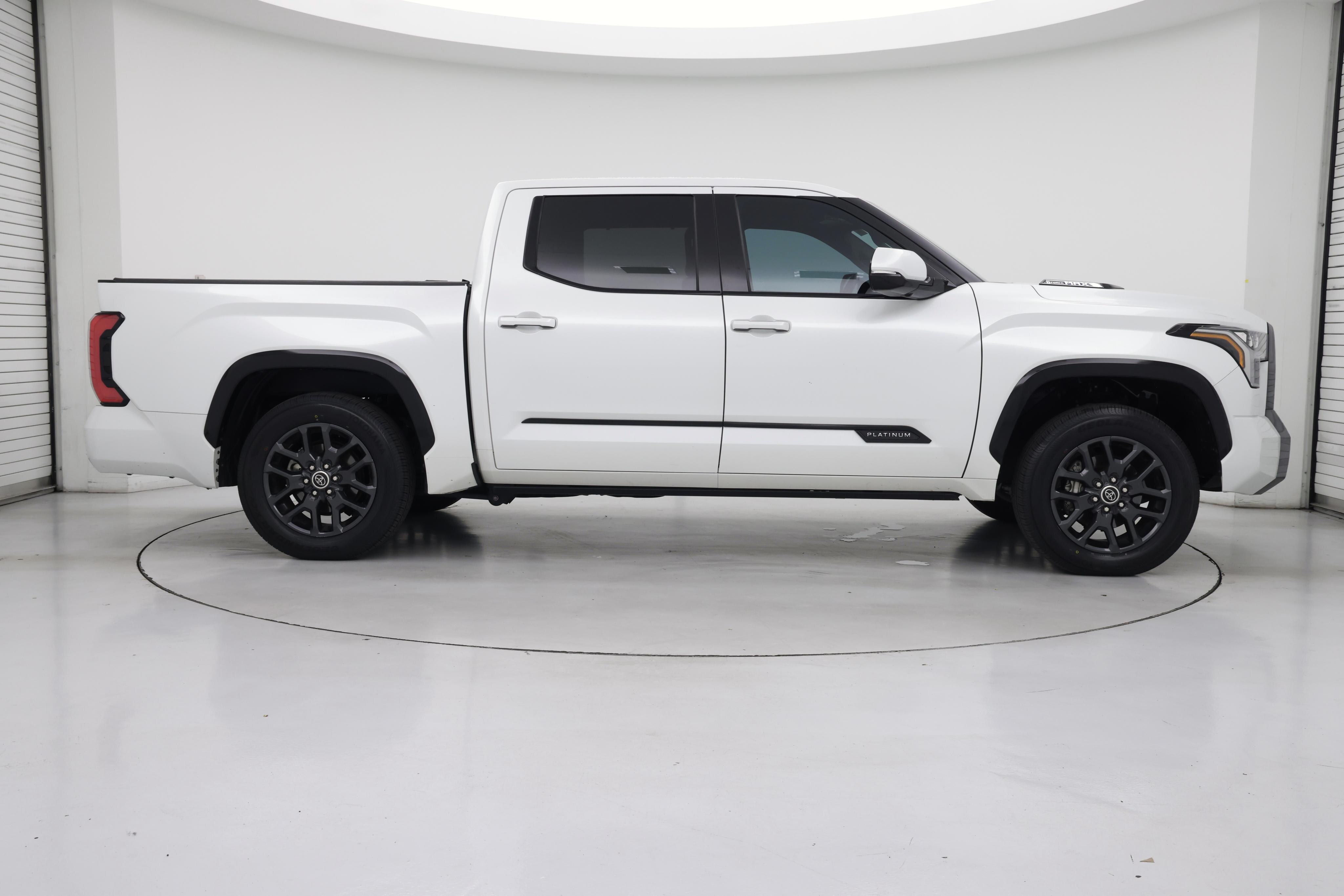 Thumbnail: 2022 Toyota Tundra - 7