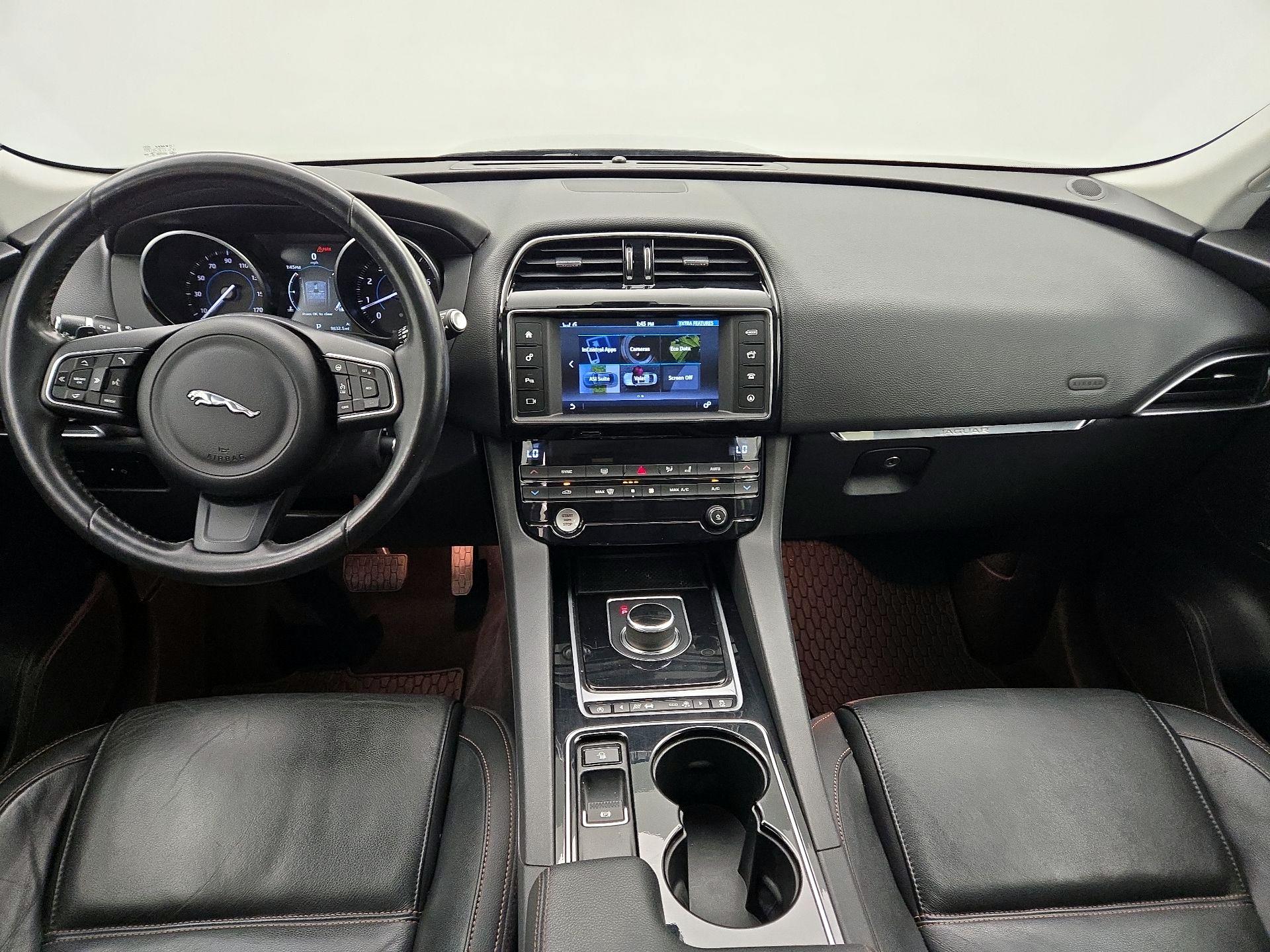 Thumbnail: 2017 Jaguar F-Pace - 9