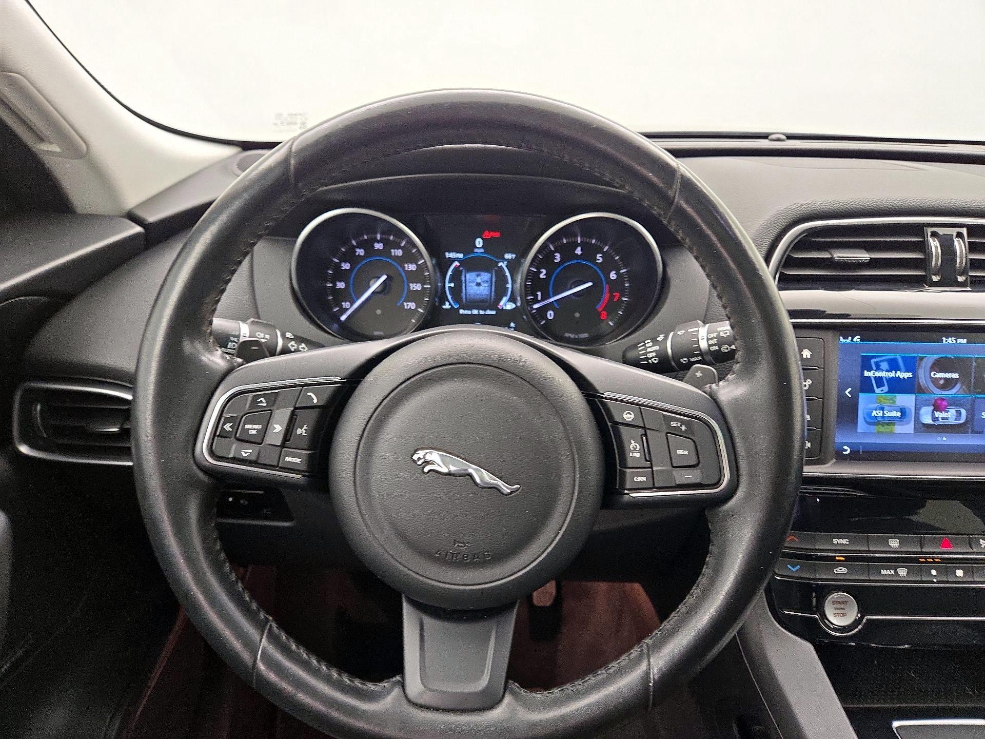 Thumbnail: 2017 Jaguar F-Pace - 10