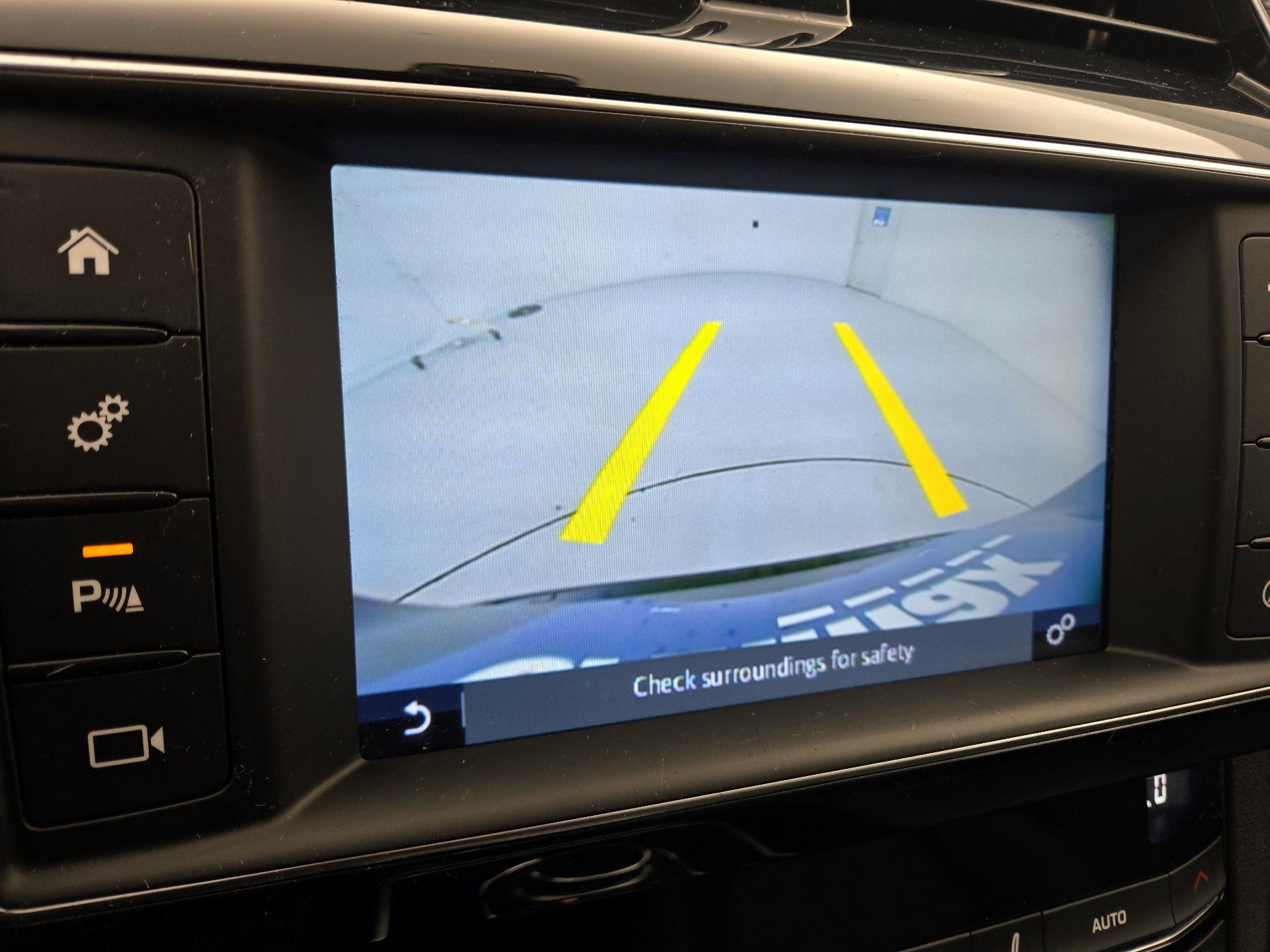 Thumbnail: 2017 Jaguar F-Pace - 14