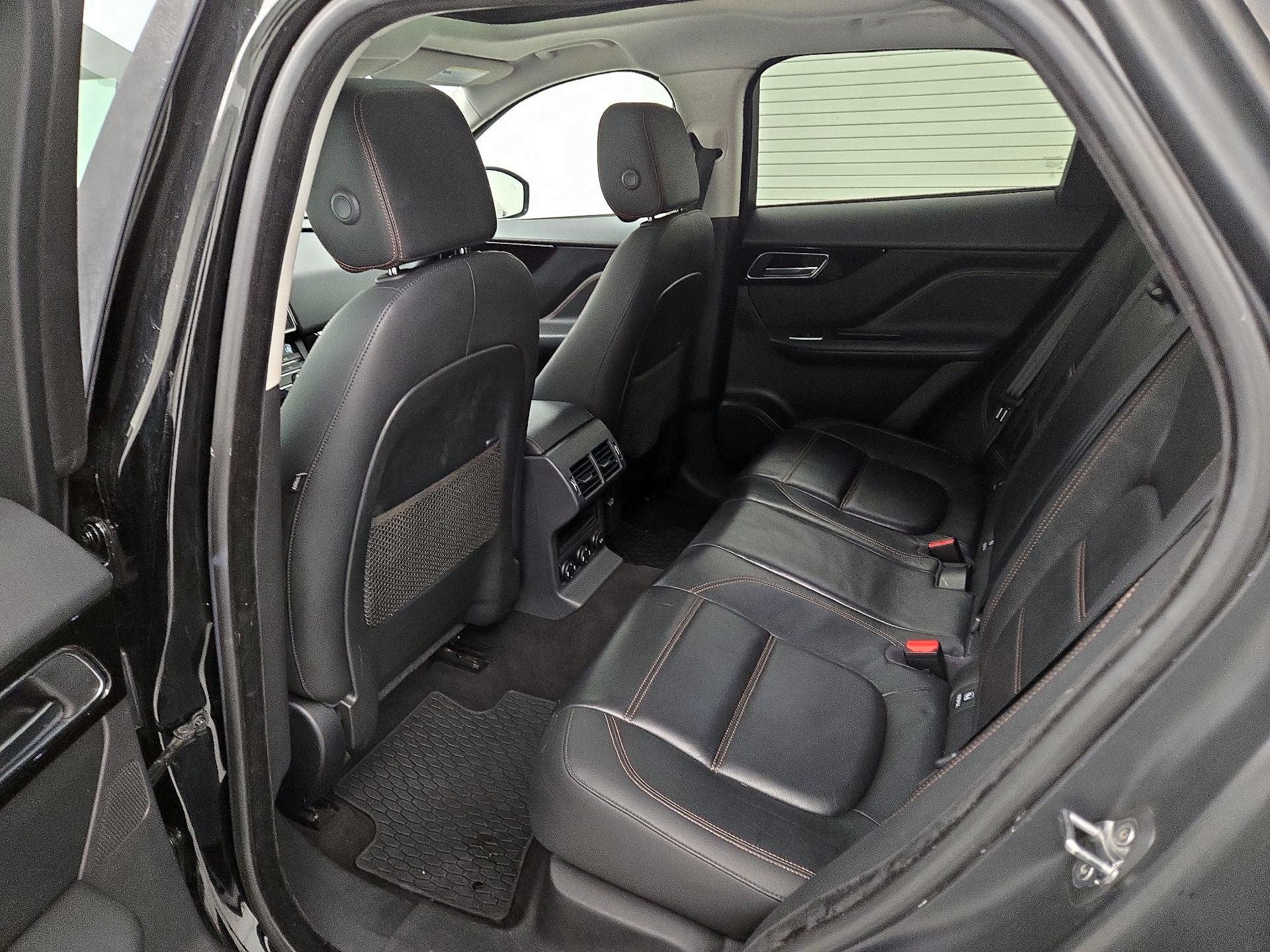 Thumbnail: 2017 Jaguar F-Pace - 19