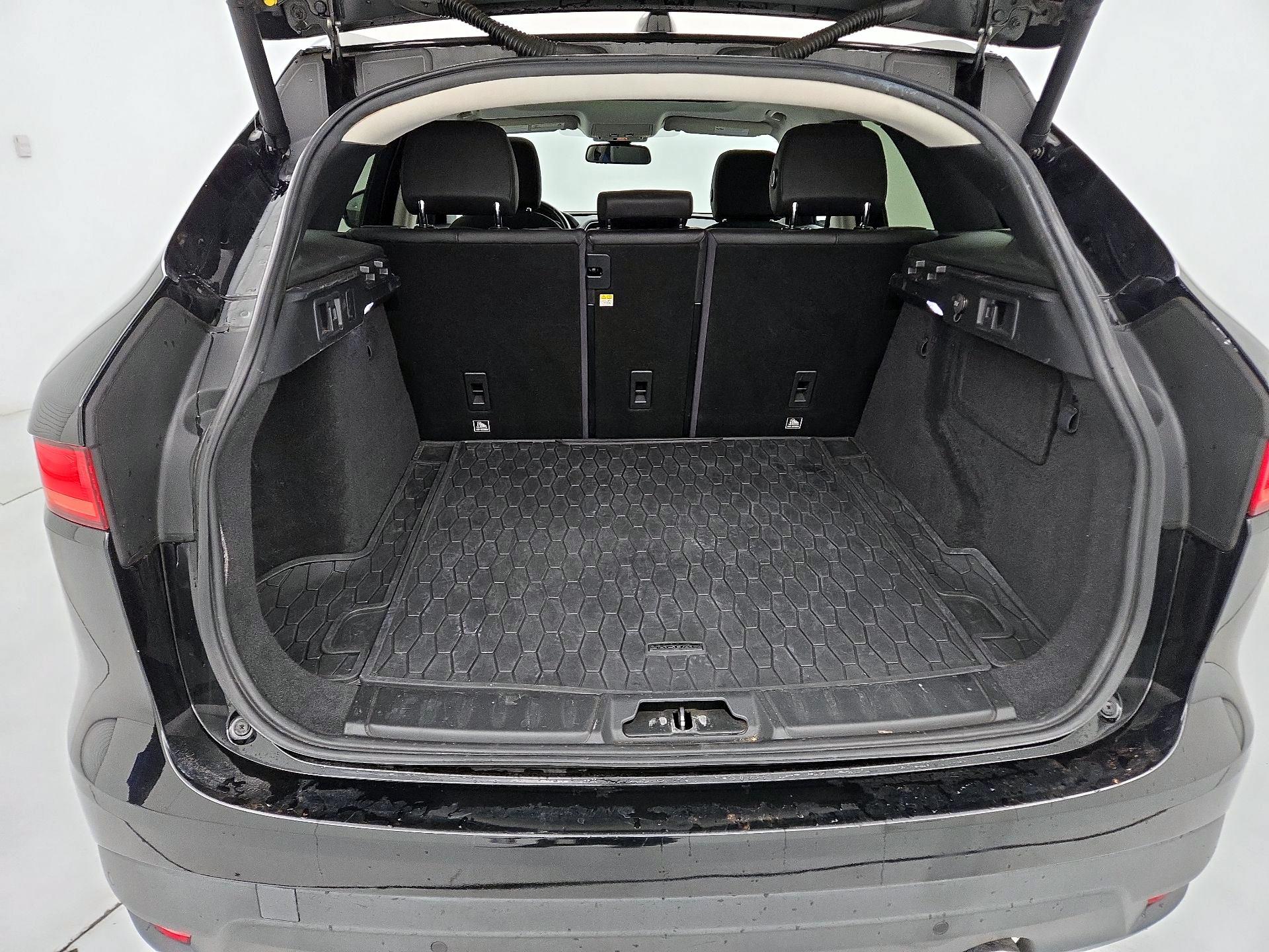 Thumbnail: 2017 Jaguar F-Pace - 20