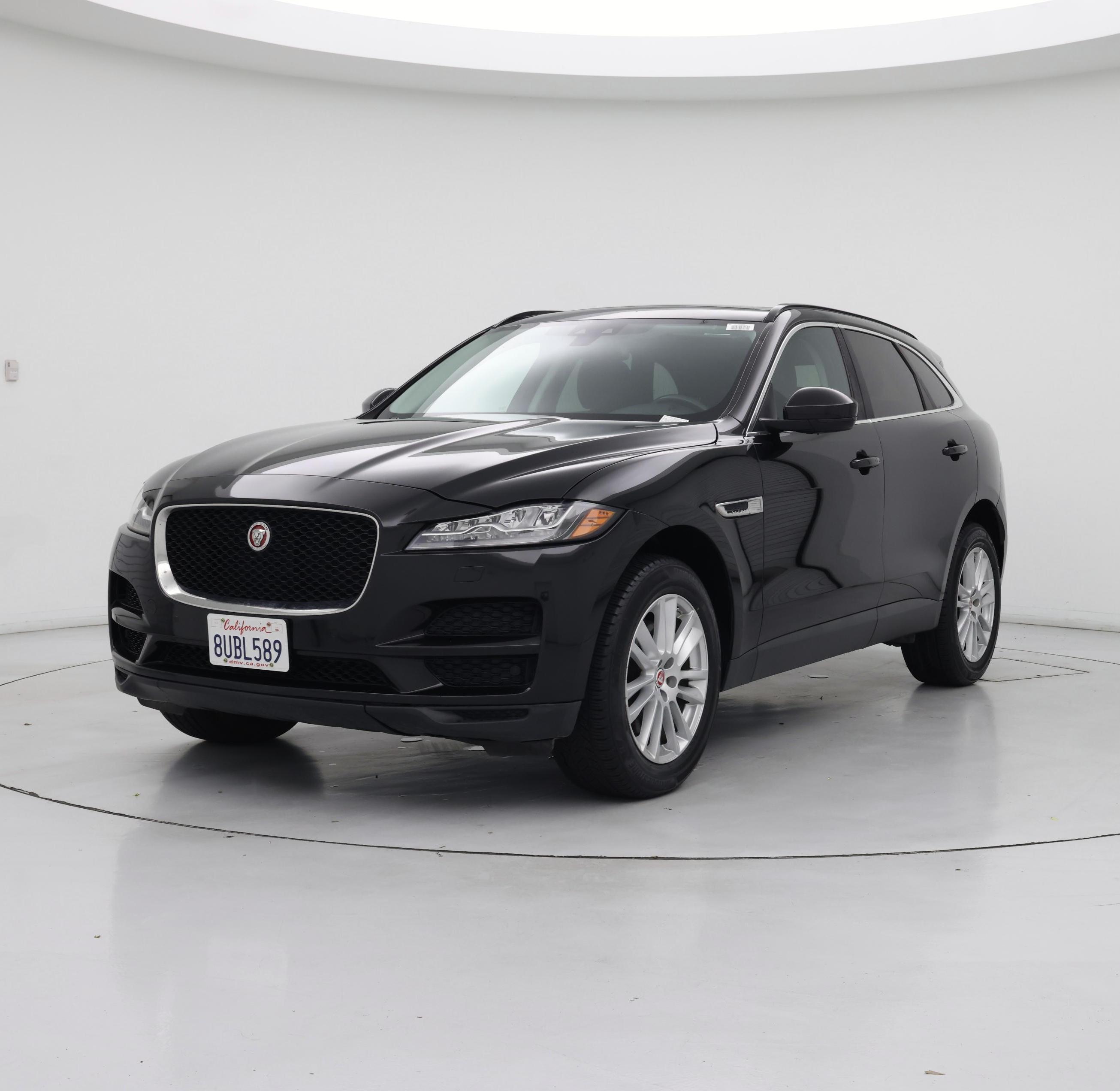 Thumbnail: 2017 Jaguar F-Pace - 4
