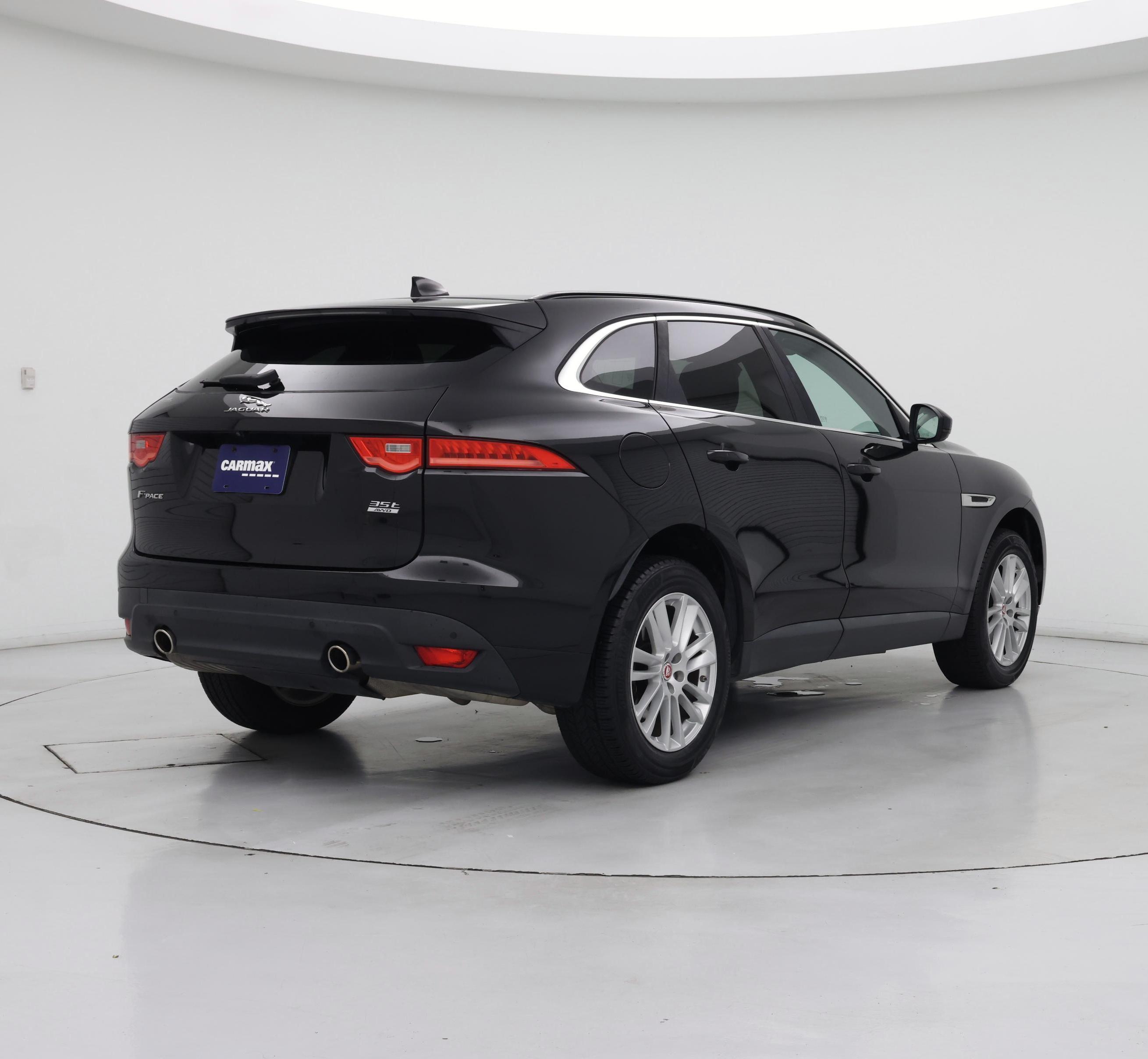 Thumbnail: 2017 Jaguar F-Pace - 8