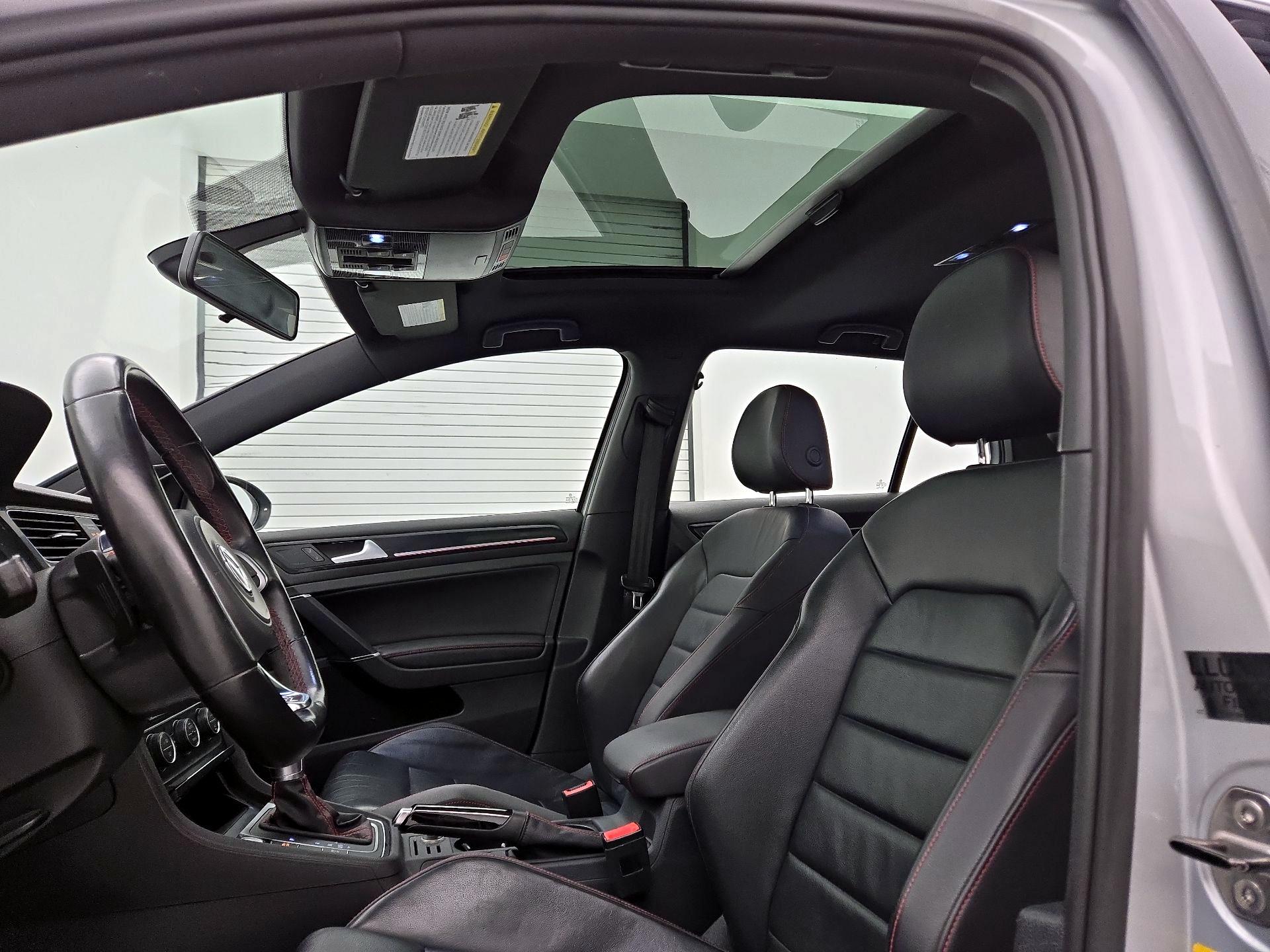 Thumbnail: 2015 Volkswagen Golf - 19