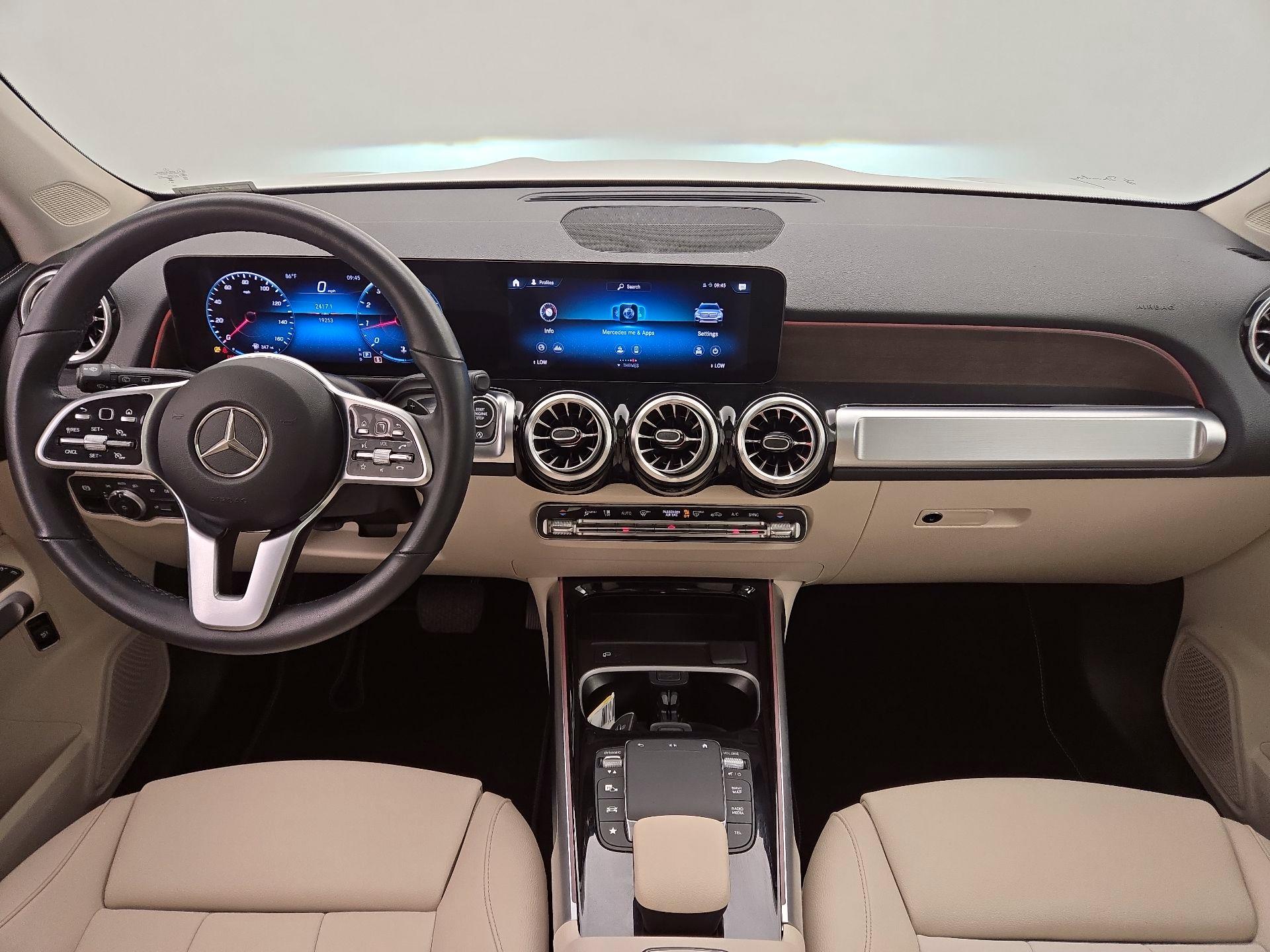 Thumbnail: 2023 Mercedes-Benz GLB - 9