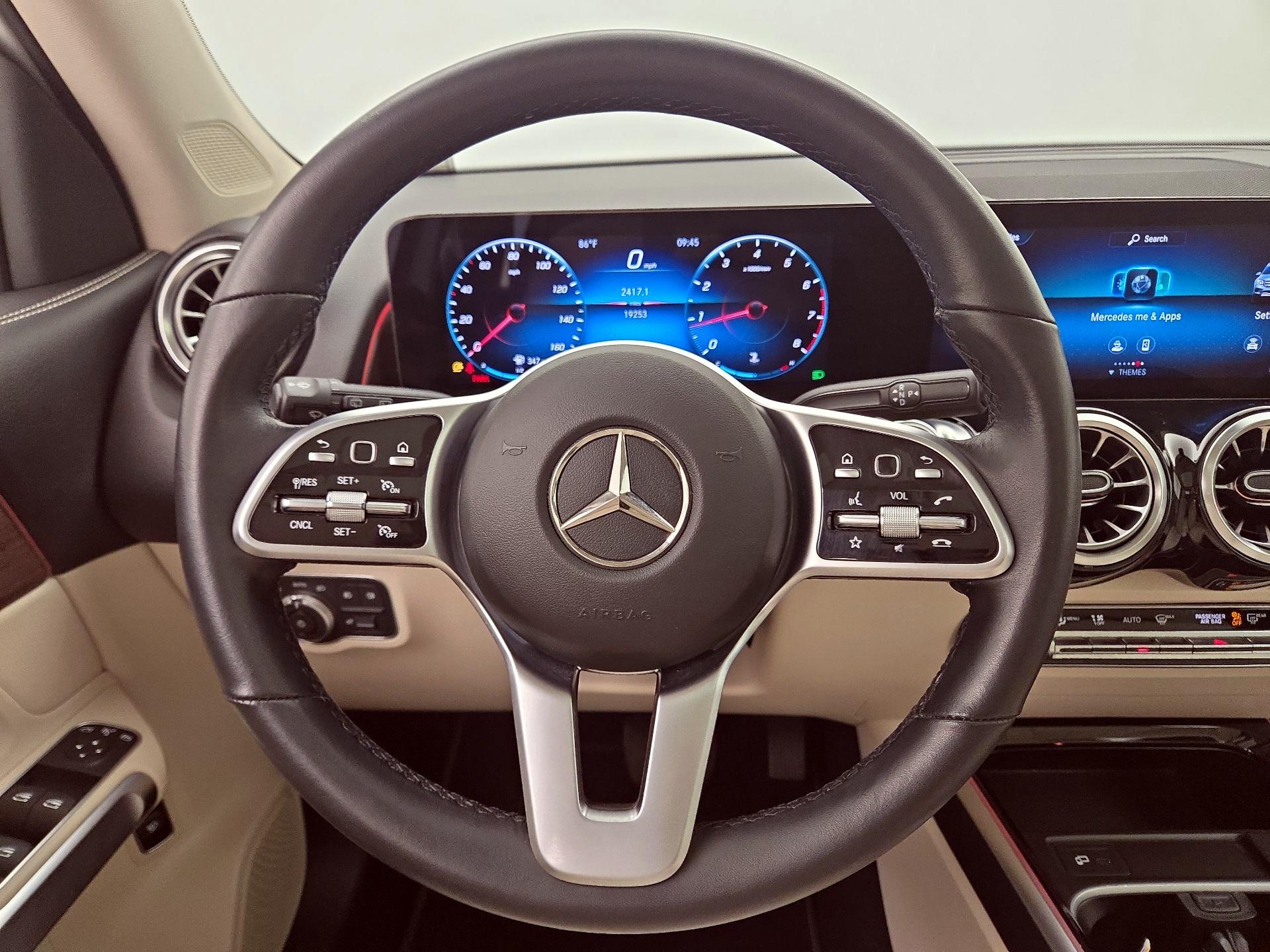 Thumbnail: 2023 Mercedes-Benz GLB - 10