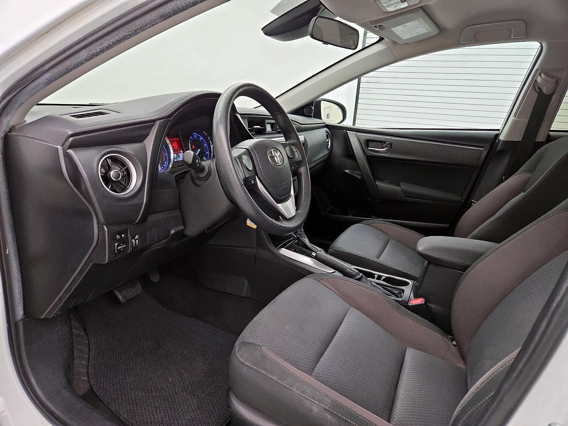 Thumbnail: 2018 Toyota Corolla - 11