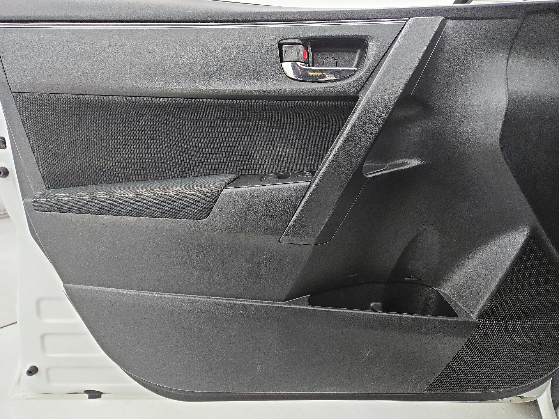 Thumbnail: 2018 Toyota Corolla - 12