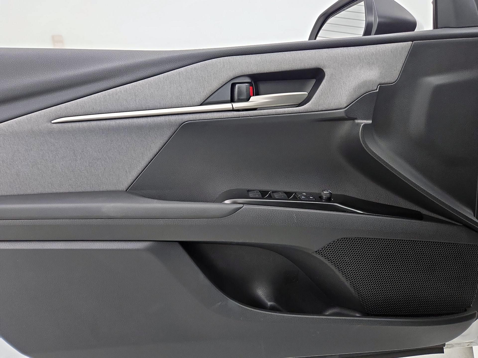 Thumbnail: 2025 Toyota Camry - 12