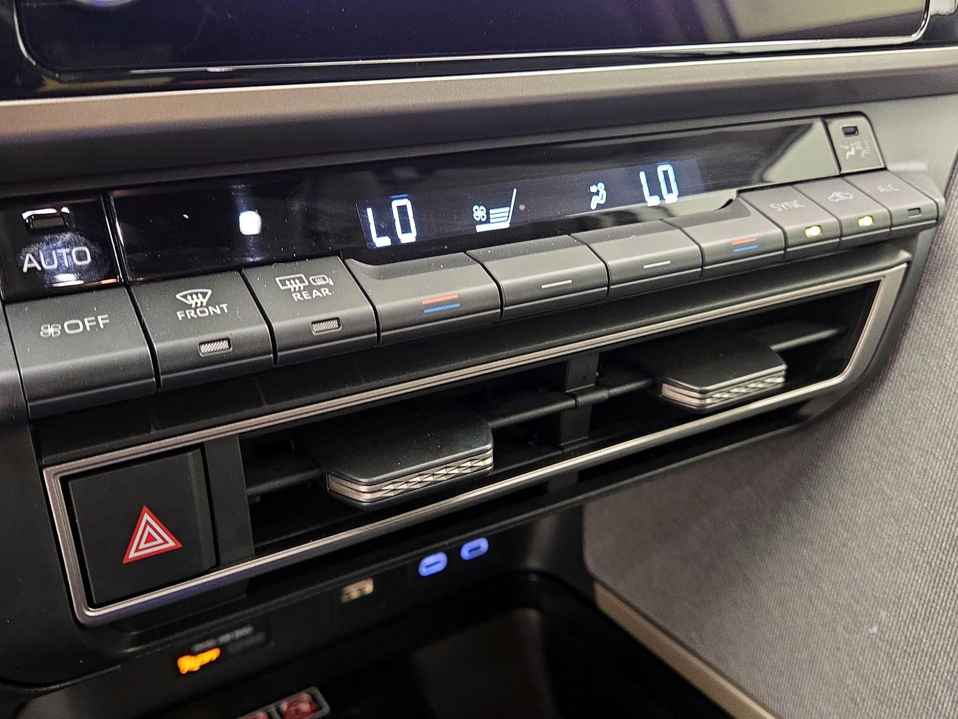 Thumbnail: 2025 Toyota Camry - 16