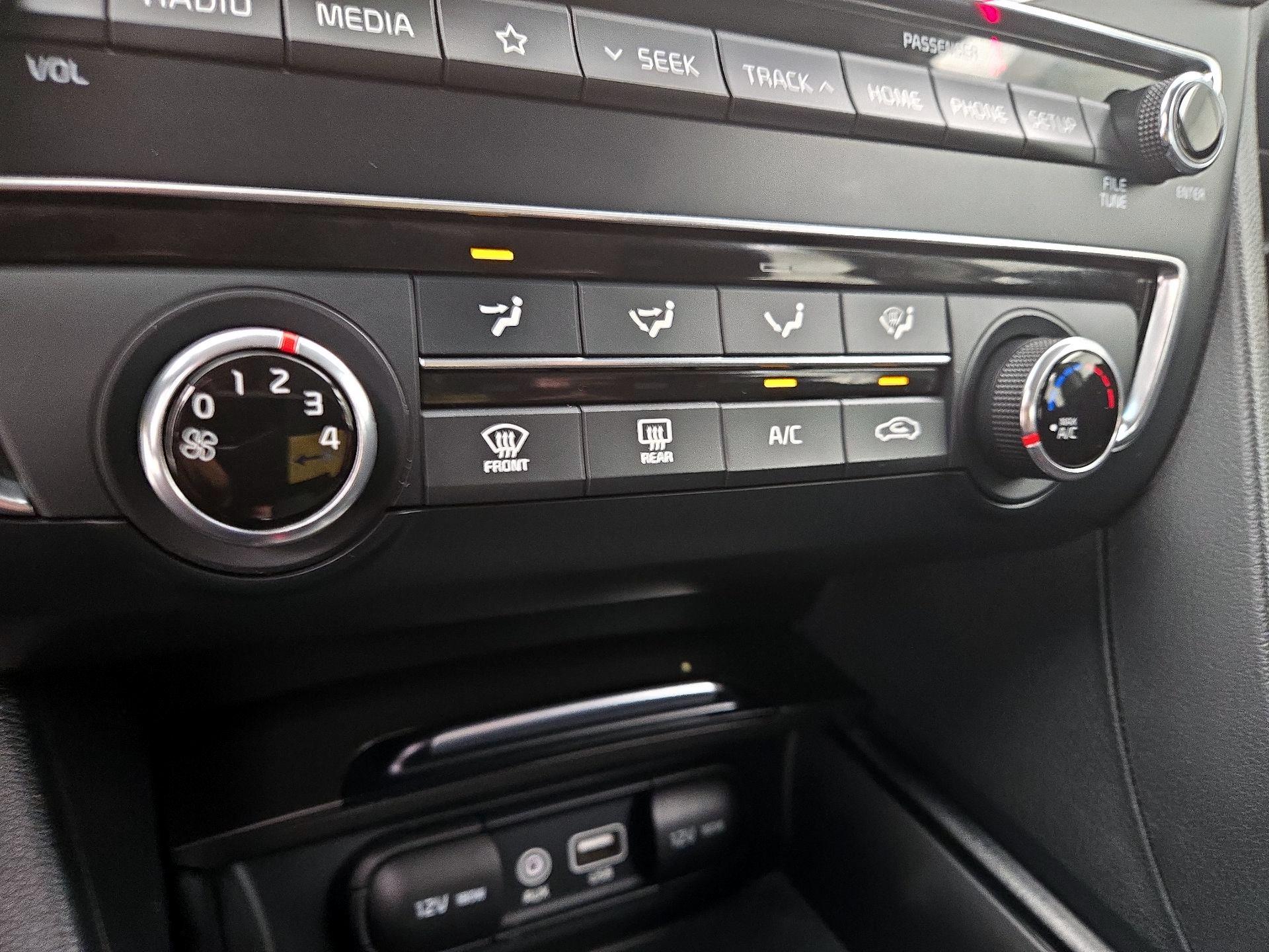 Thumbnail: 2020 Kia Optima - 16