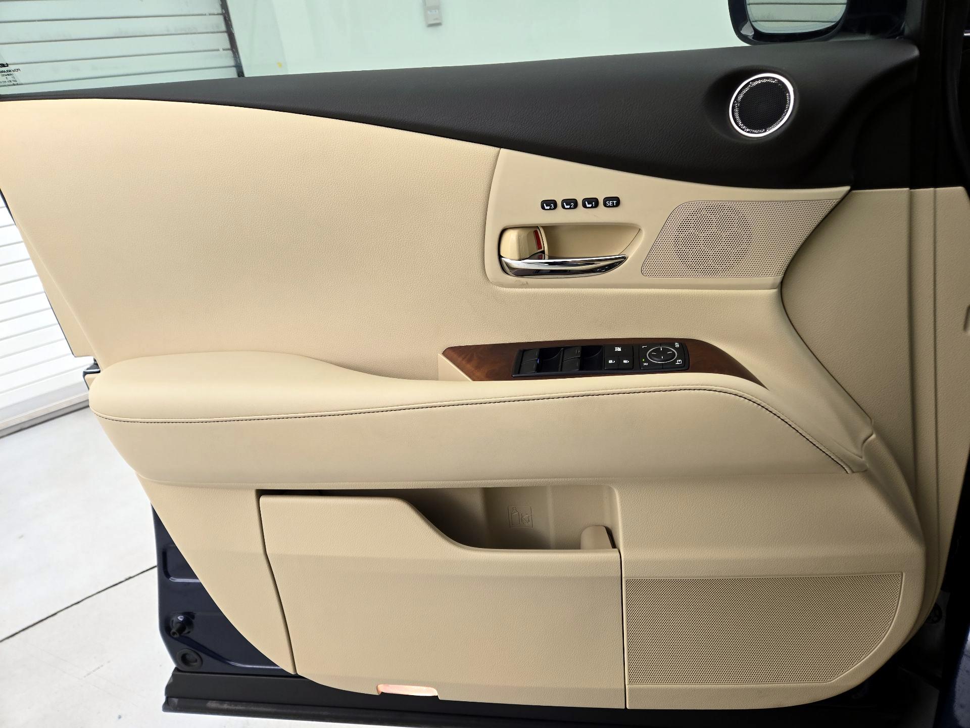Thumbnail: 2015 Lexus RX - 12