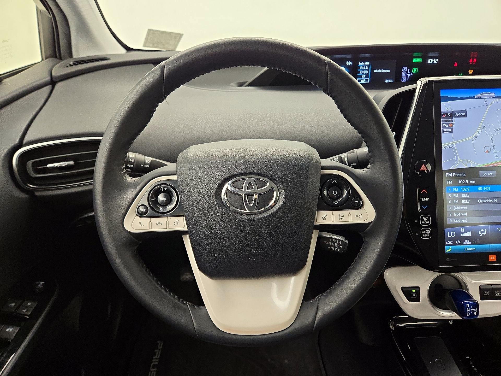 Thumbnail: 2017 Toyota Prius Prime - 10