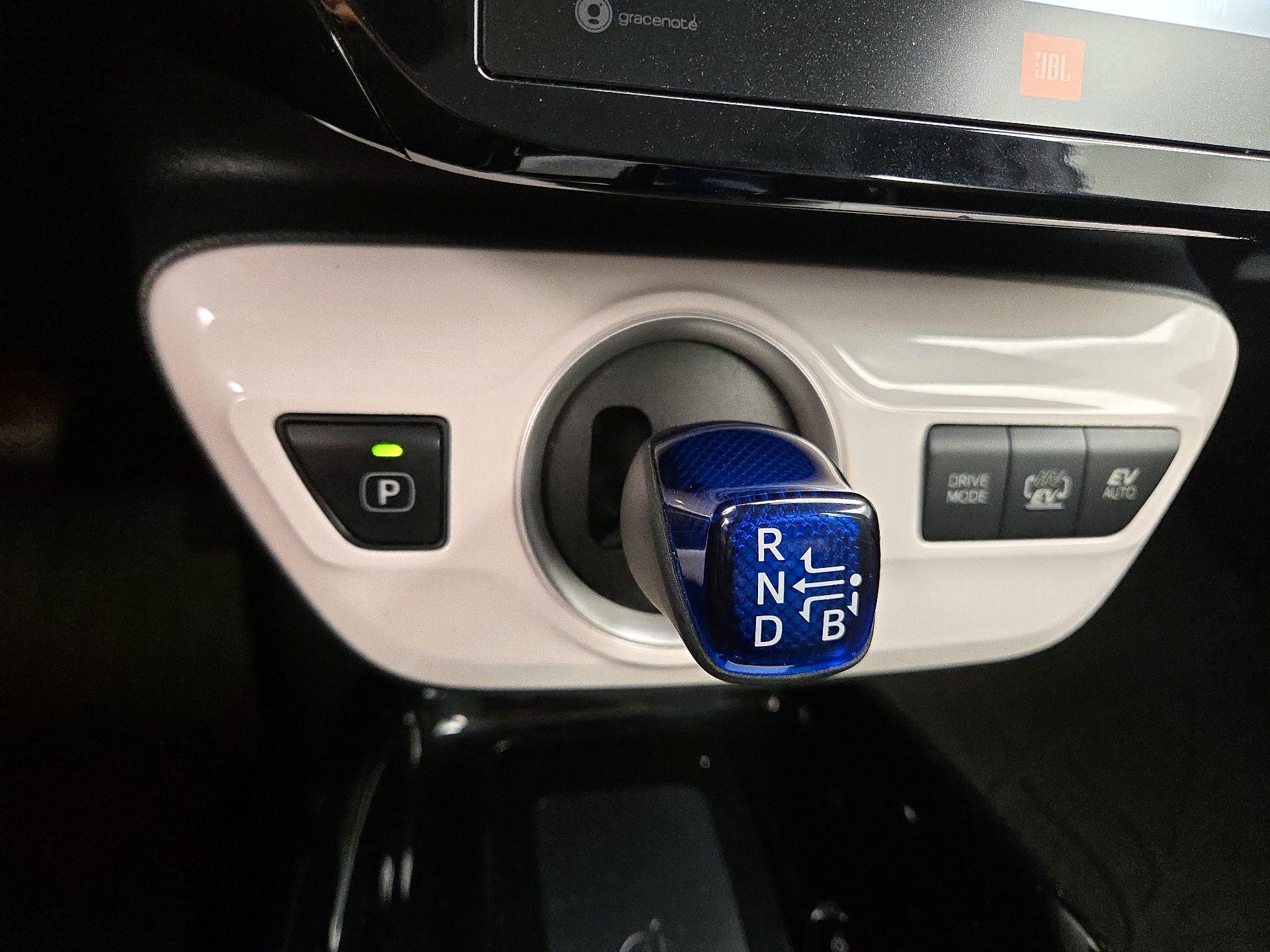 Thumbnail: 2017 Toyota Prius Prime - 18