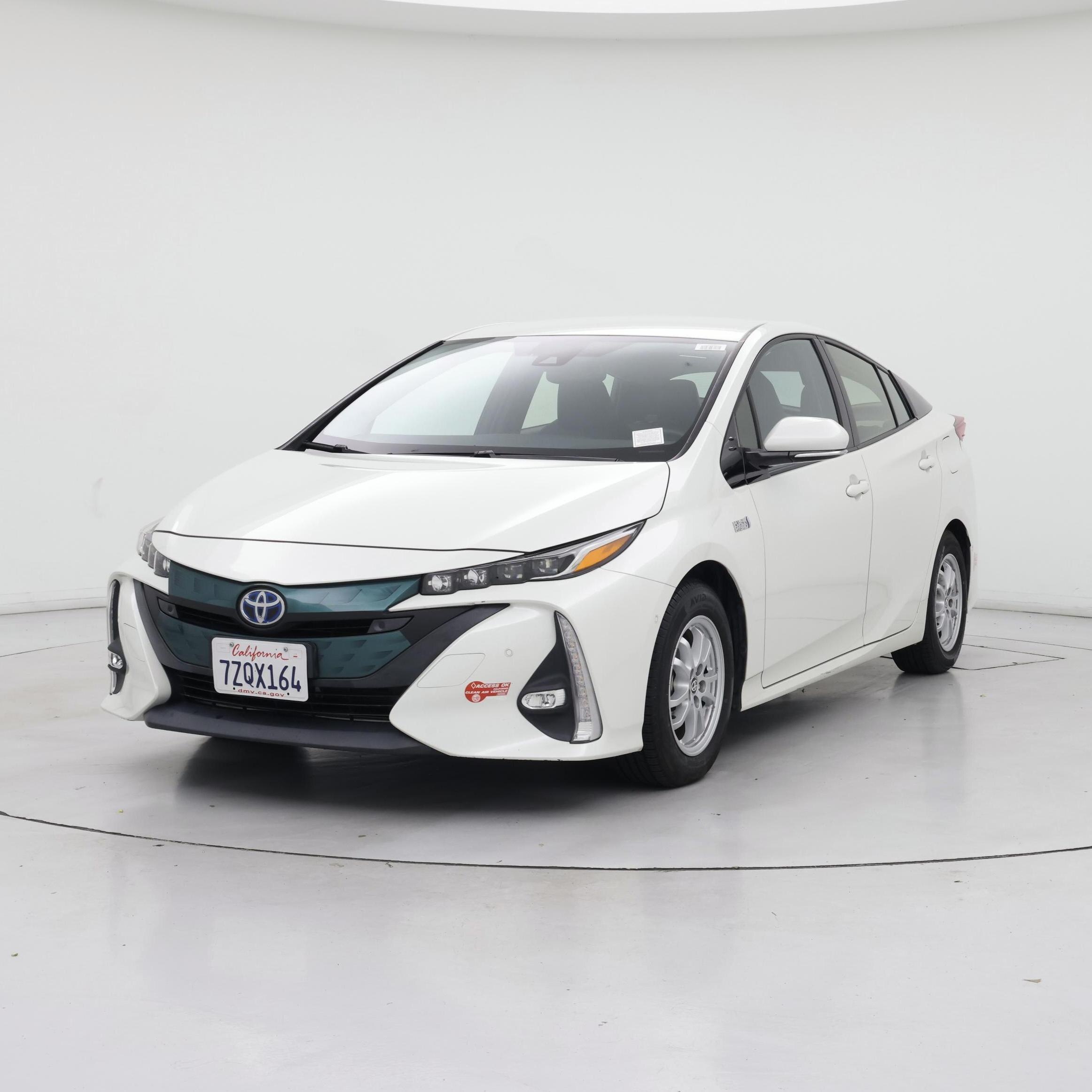 Thumbnail: 2017 Toyota Prius Prime - 4