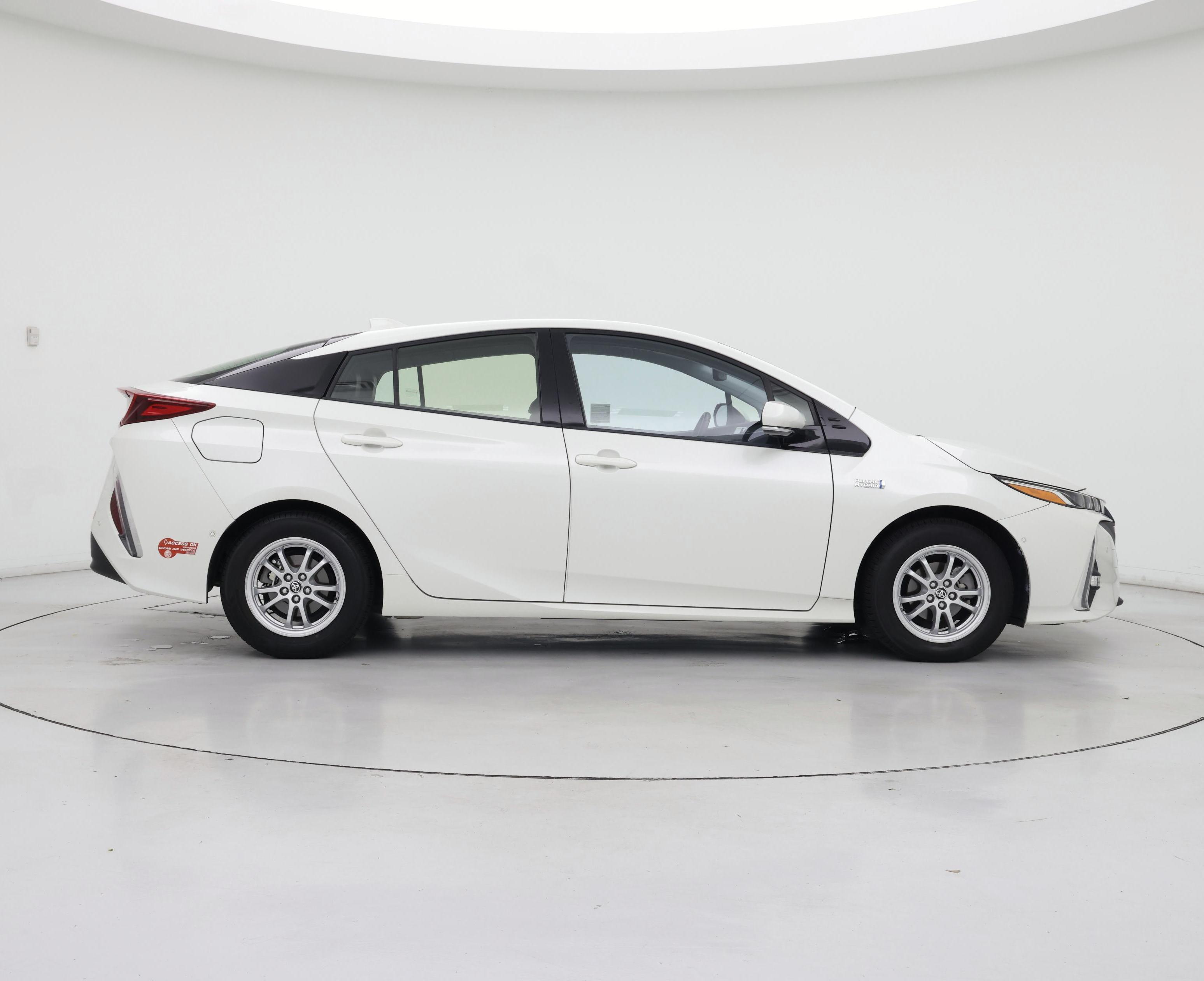 Thumbnail: 2017 Toyota Prius Prime - 7