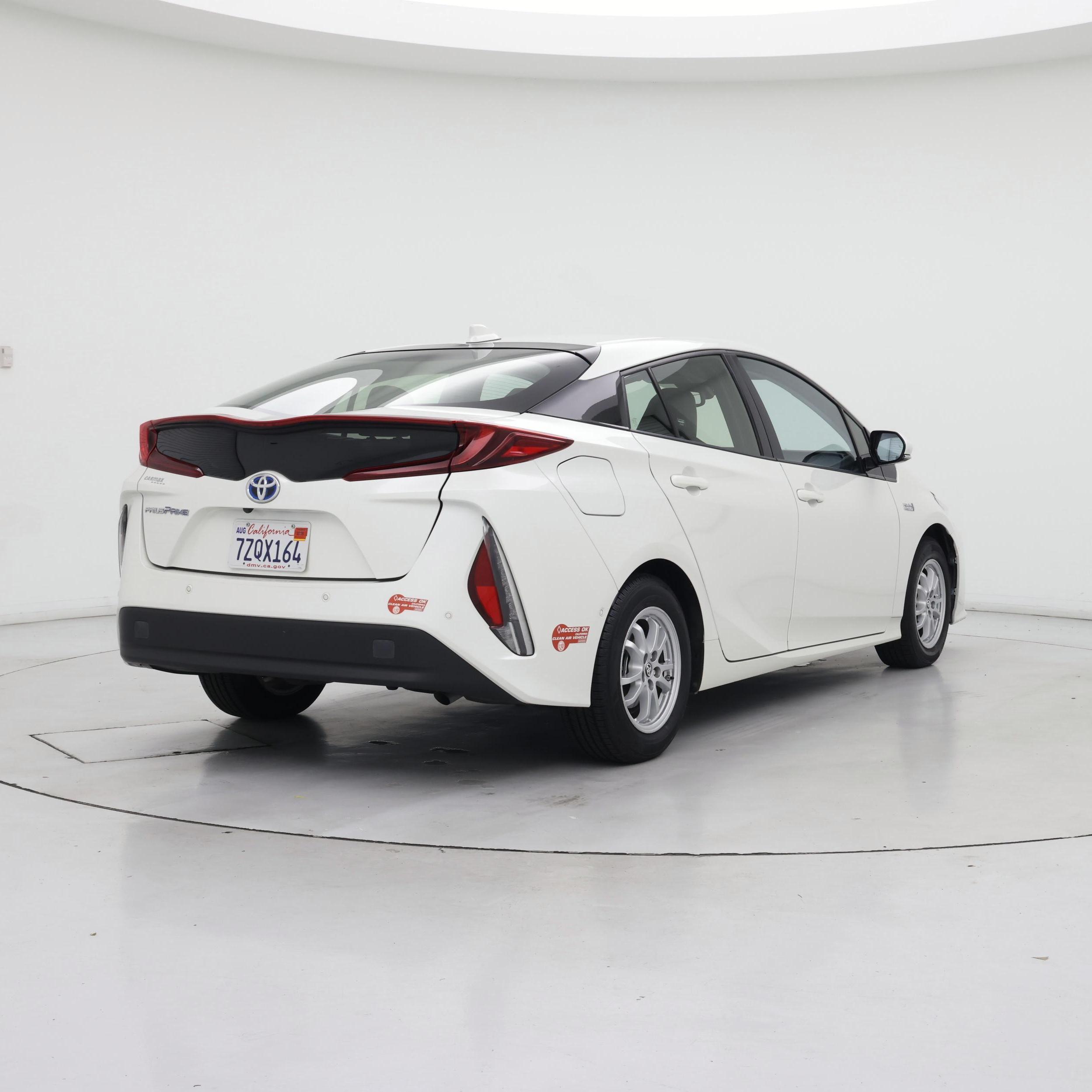 Thumbnail: 2017 Toyota Prius Prime - 8