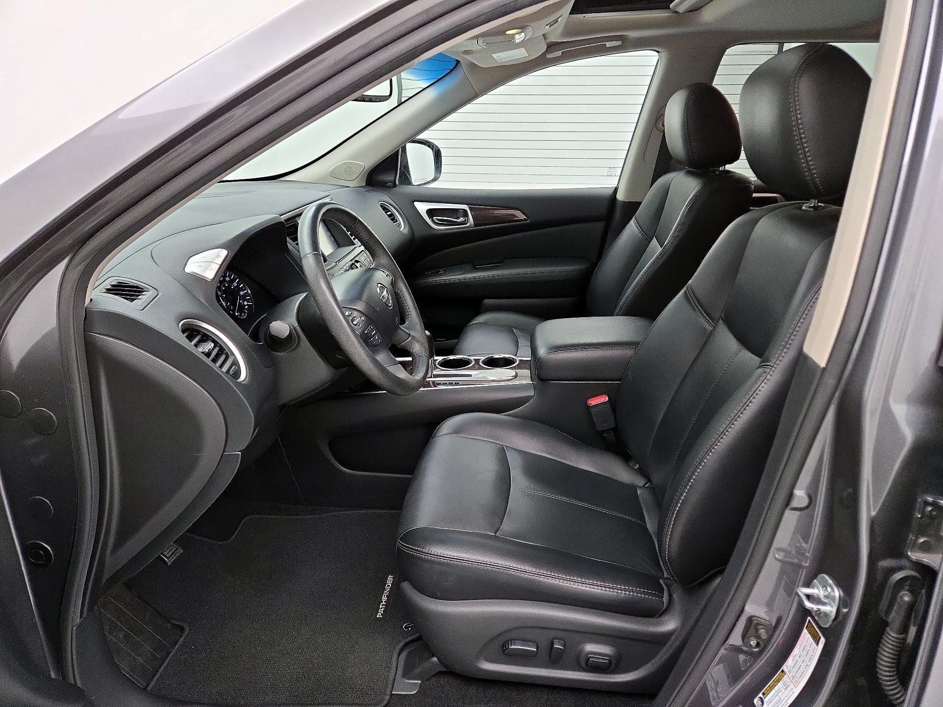 Thumbnail: 2015 Nissan Pathfinder - 11