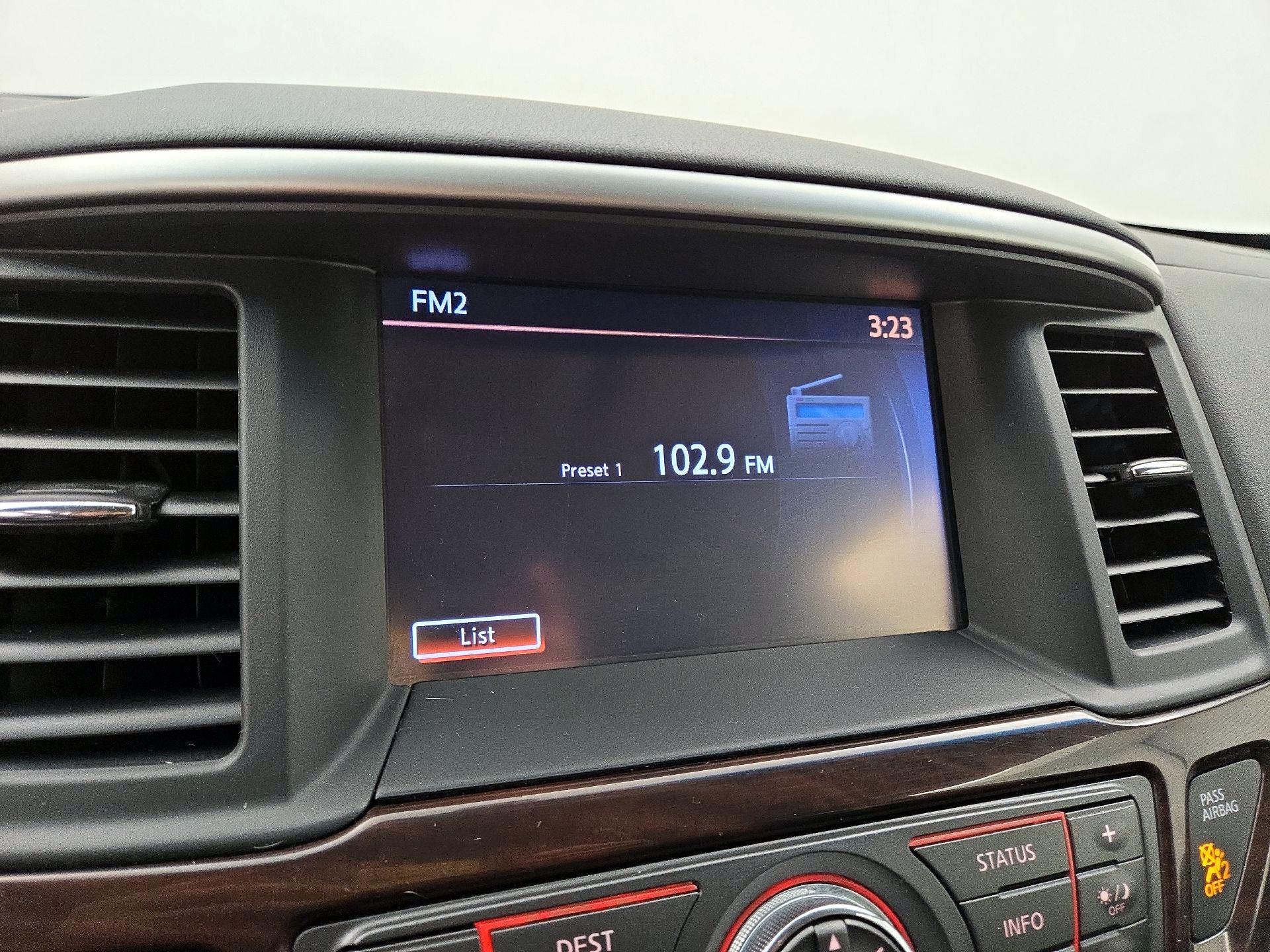 Thumbnail: 2015 Nissan Pathfinder - 16