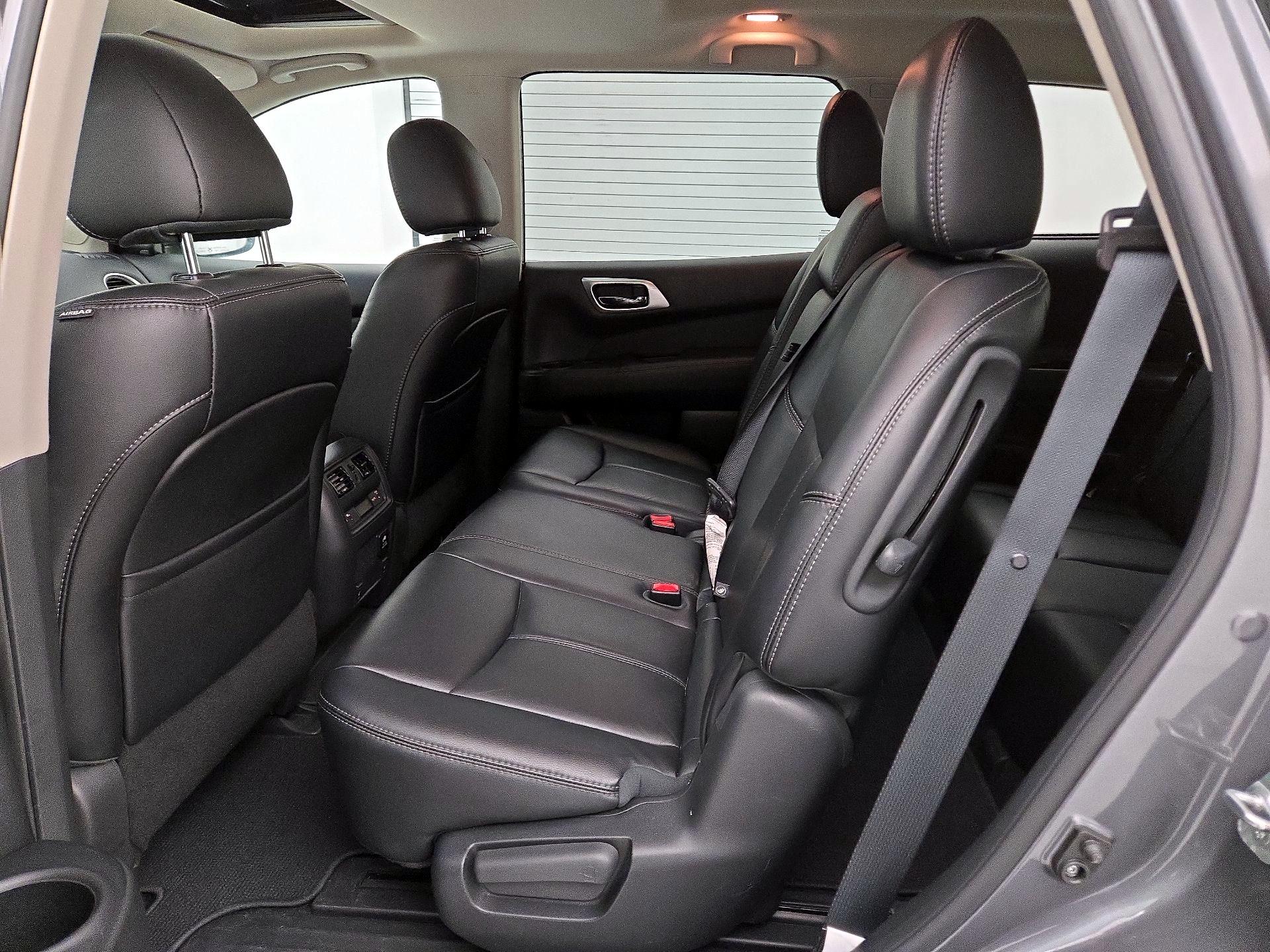 Thumbnail: 2015 Nissan Pathfinder - 20