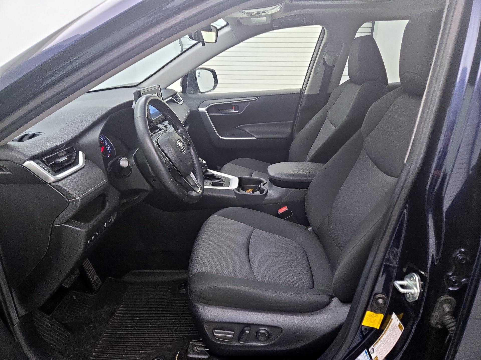 Thumbnail: 2019 Toyota RAV4 - 11