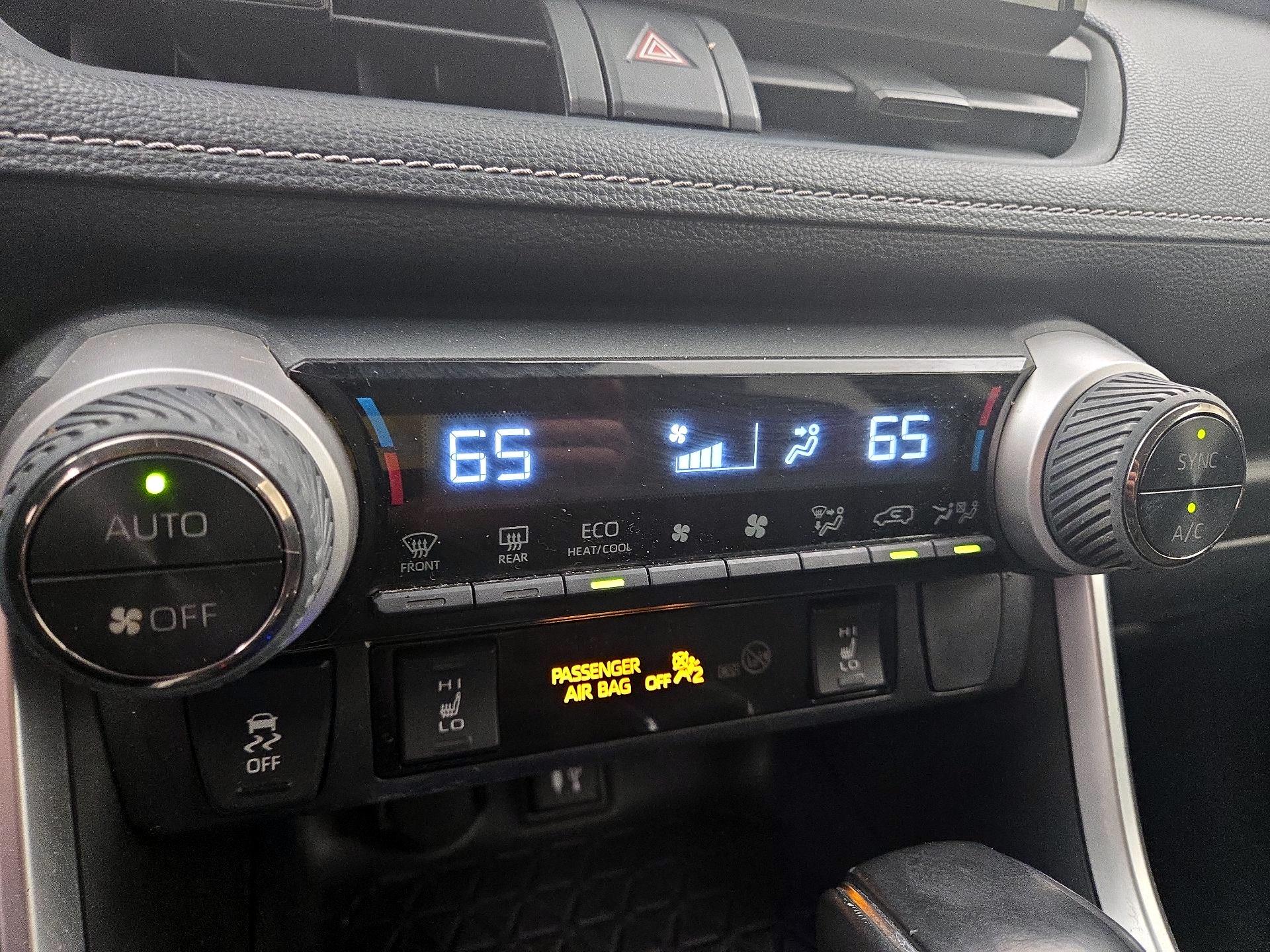 Thumbnail: 2019 Toyota RAV4 - 16