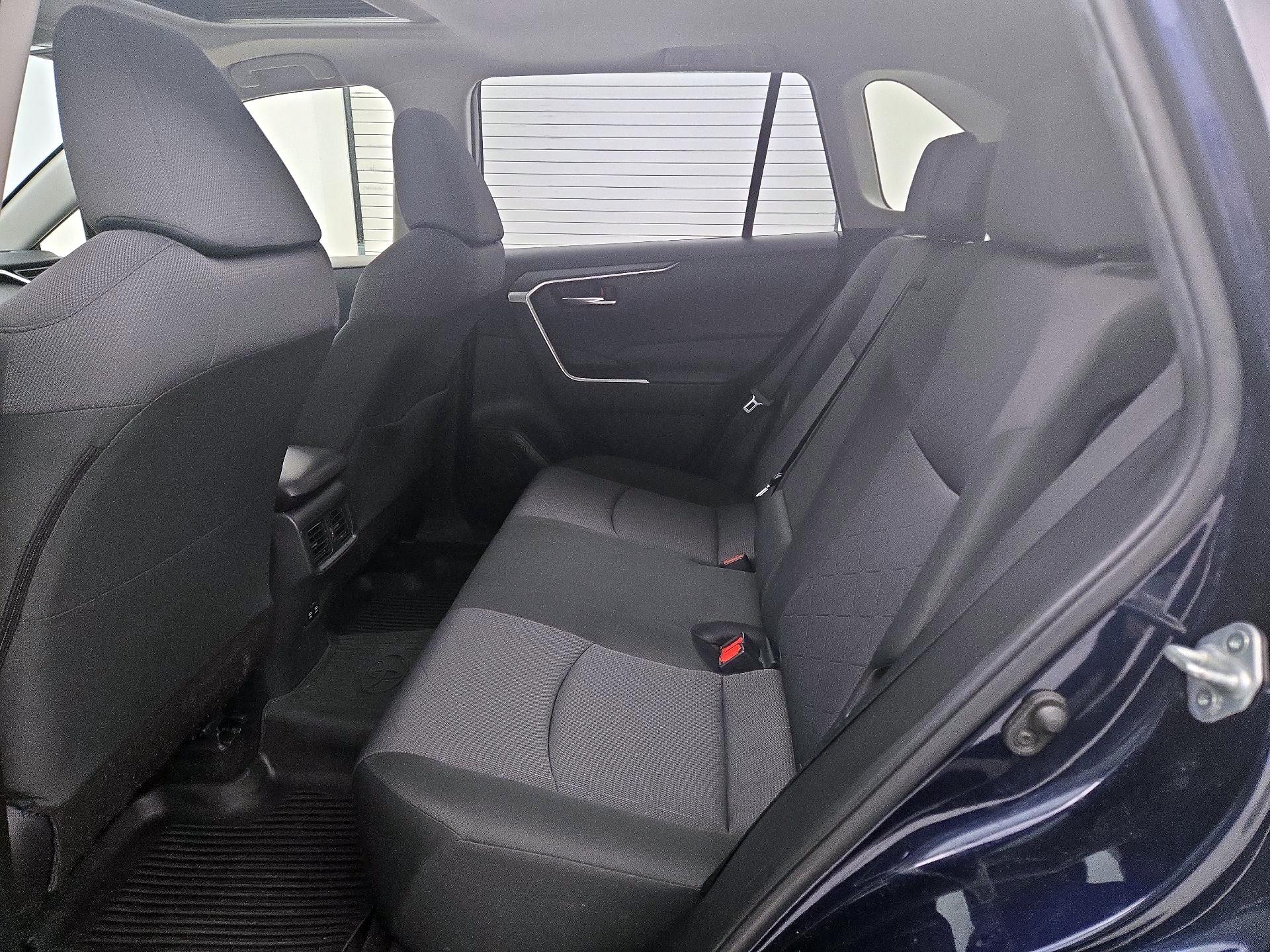 Thumbnail: 2019 Toyota RAV4 - 20