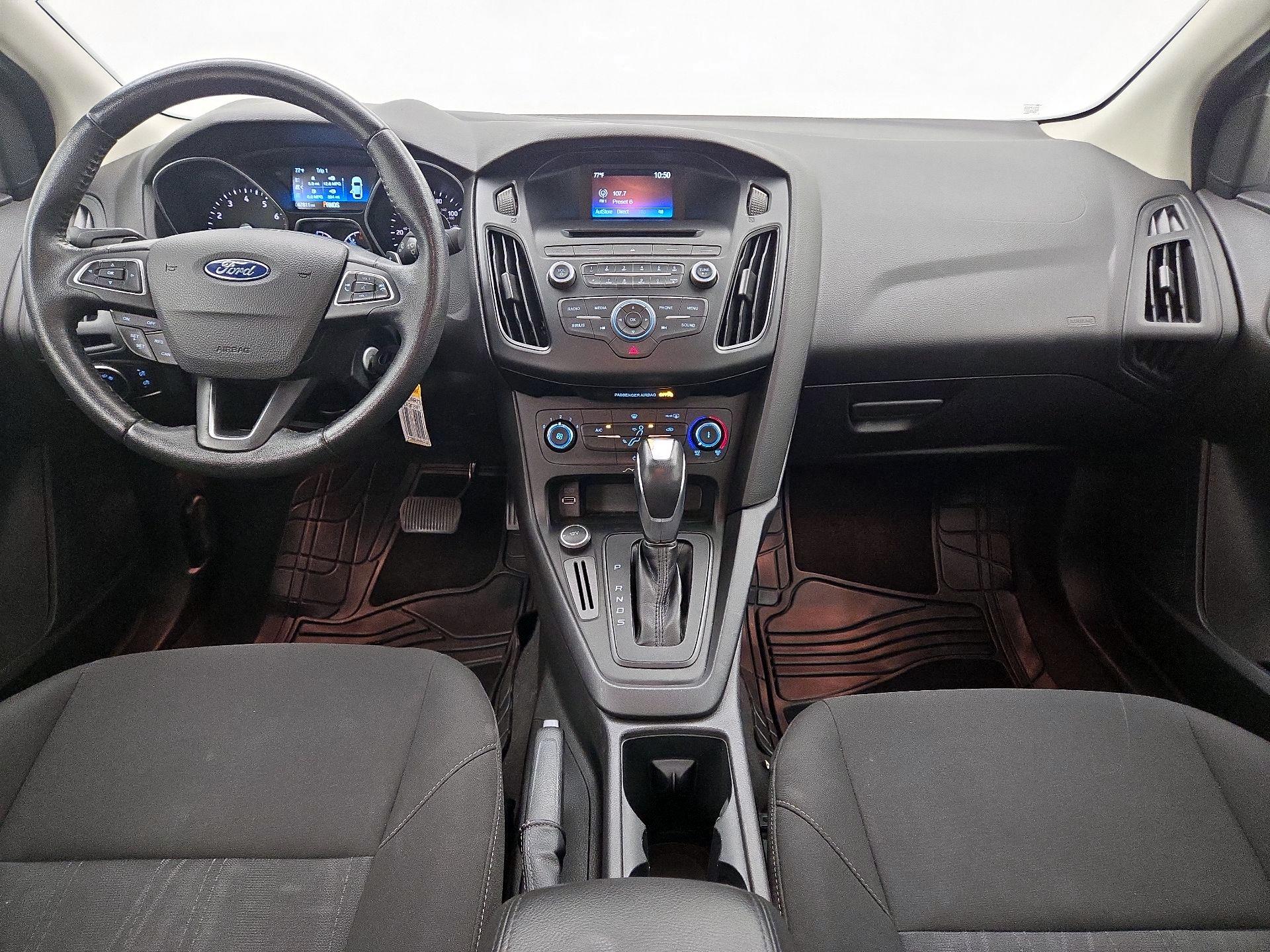 Thumbnail: 2015 Ford Focus - 9