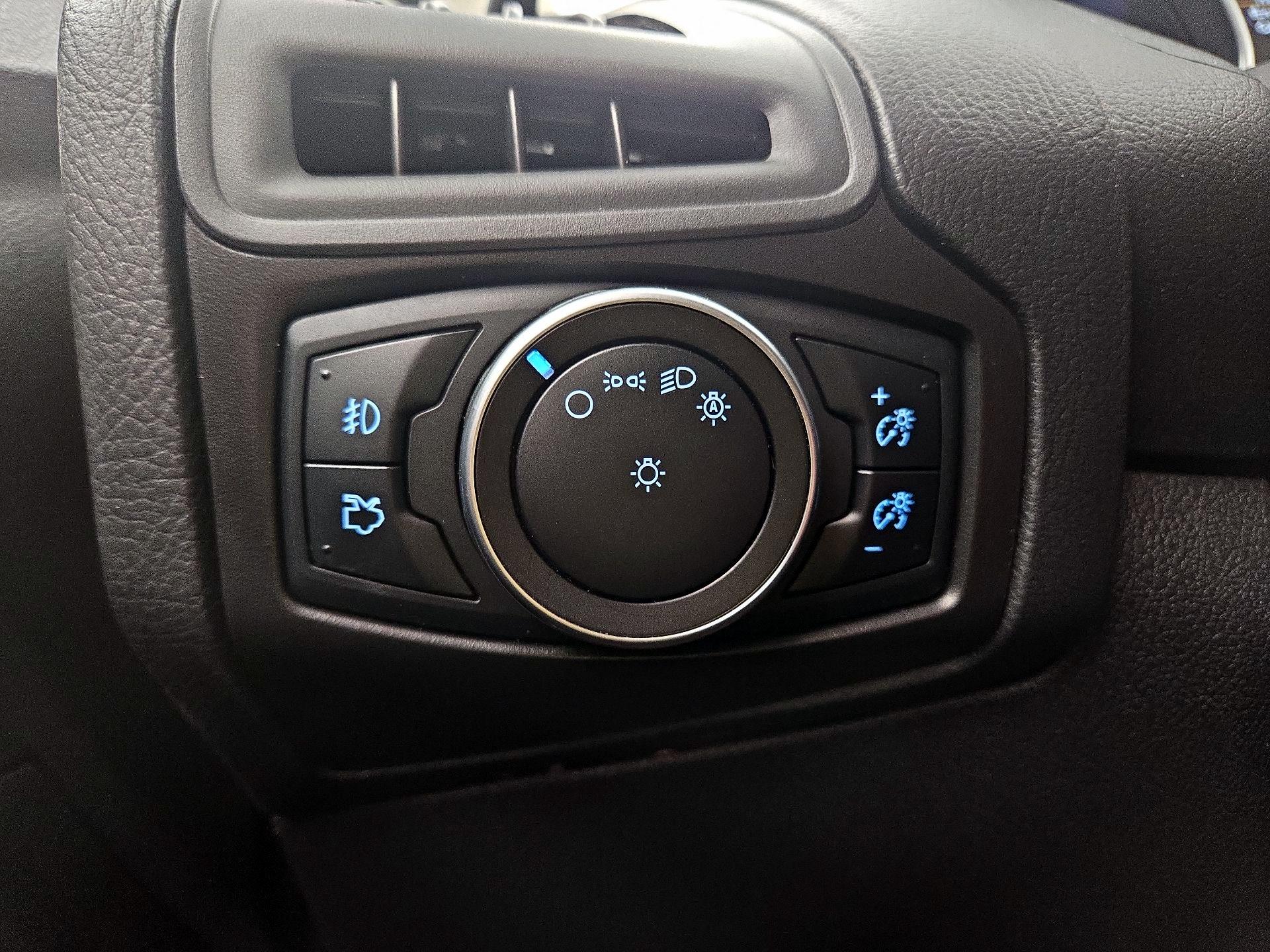 Thumbnail: 2015 Ford Focus - 13
