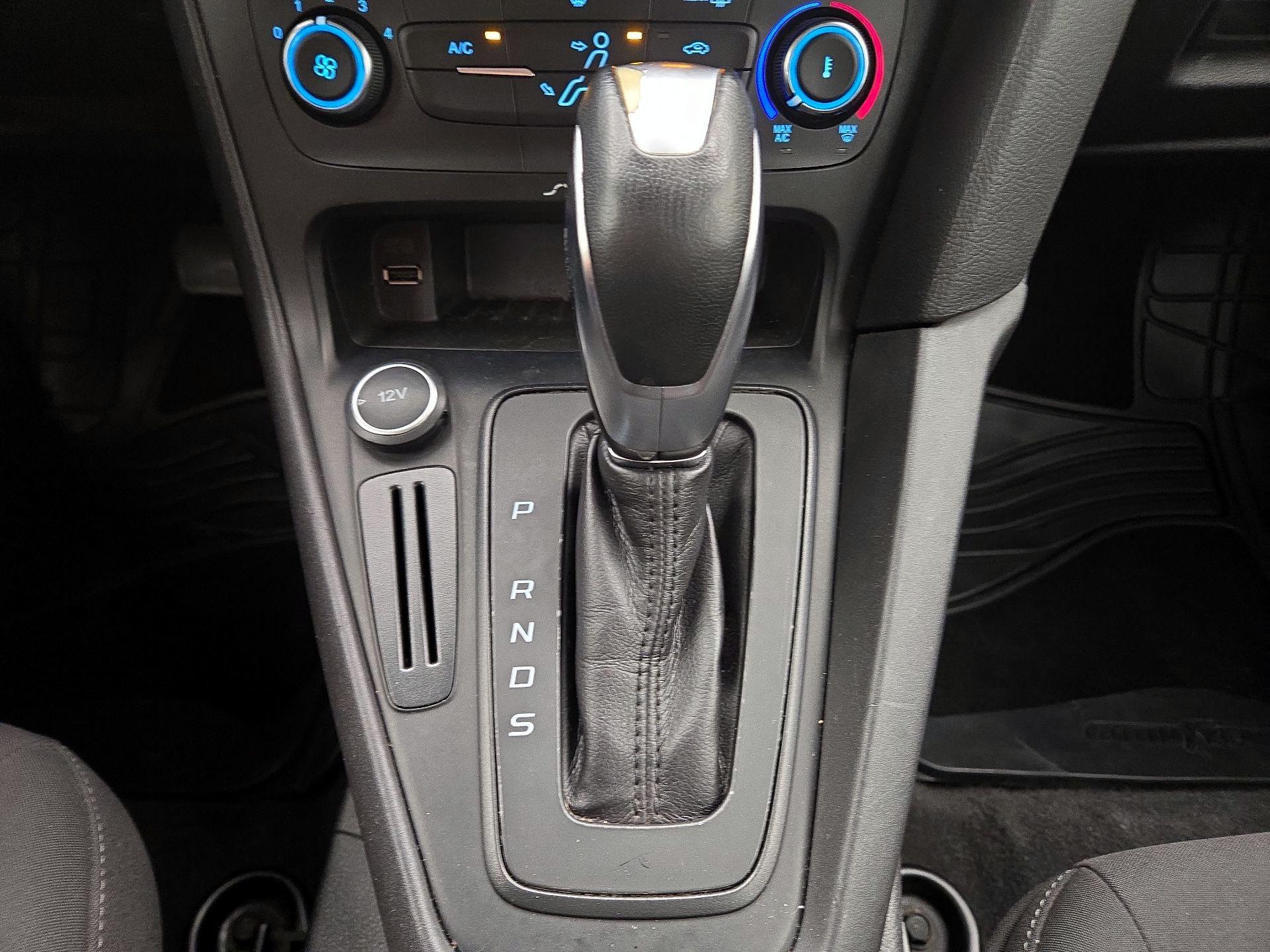 Thumbnail: 2015 Ford Focus - 17