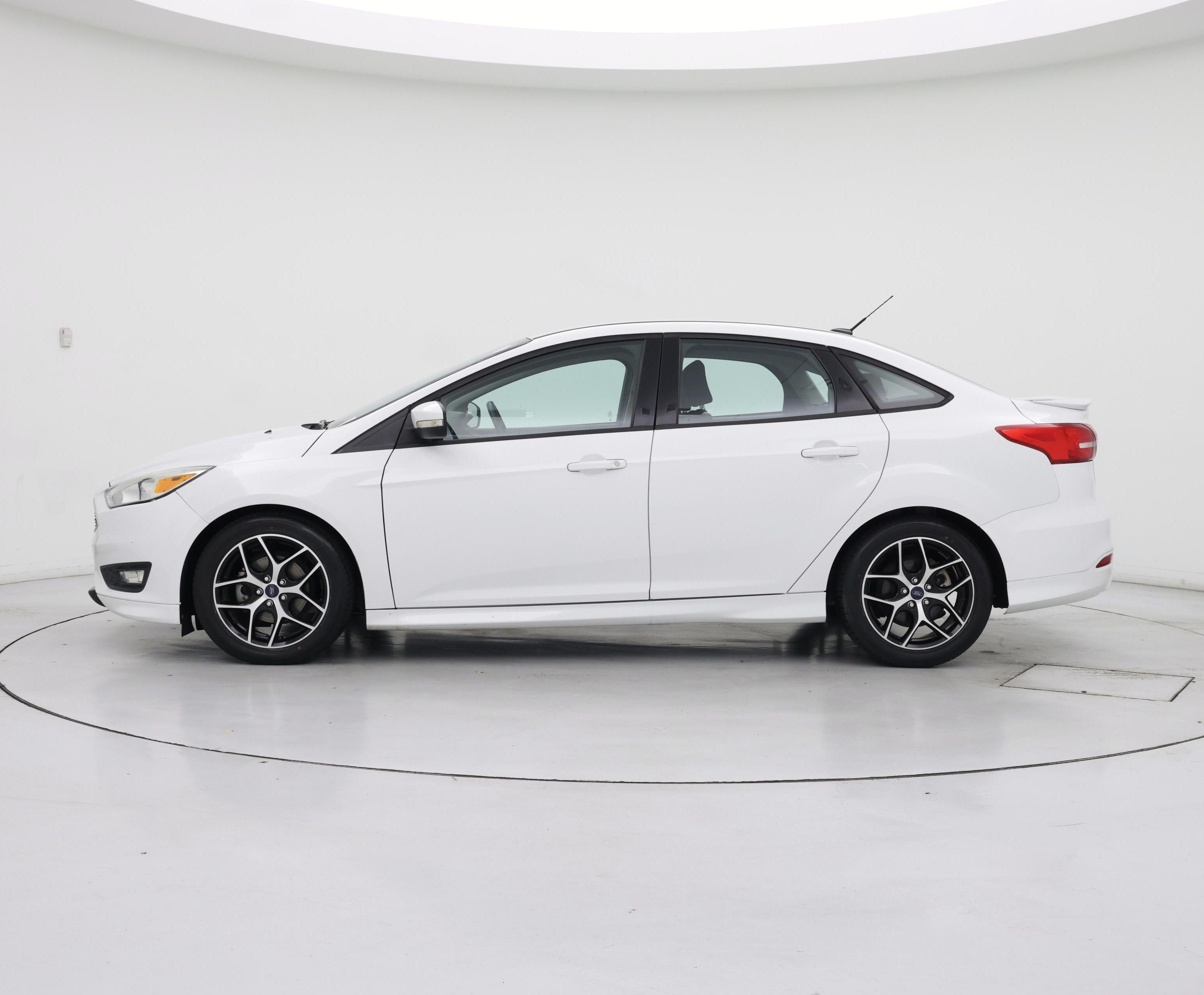 Thumbnail: 2015 Ford Focus - 3