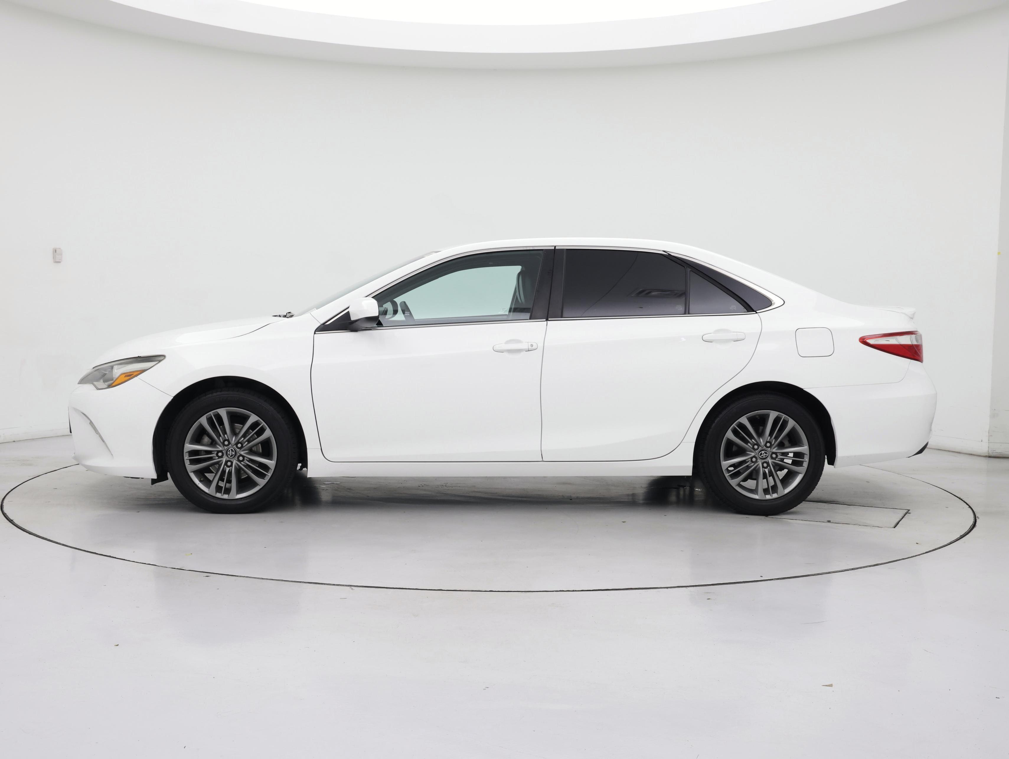 Thumbnail: 2017 Toyota Camry - 3