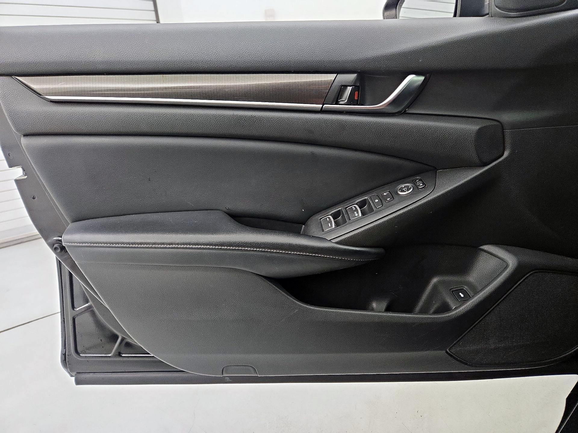 Thumbnail: 2018 Honda Accord - 12