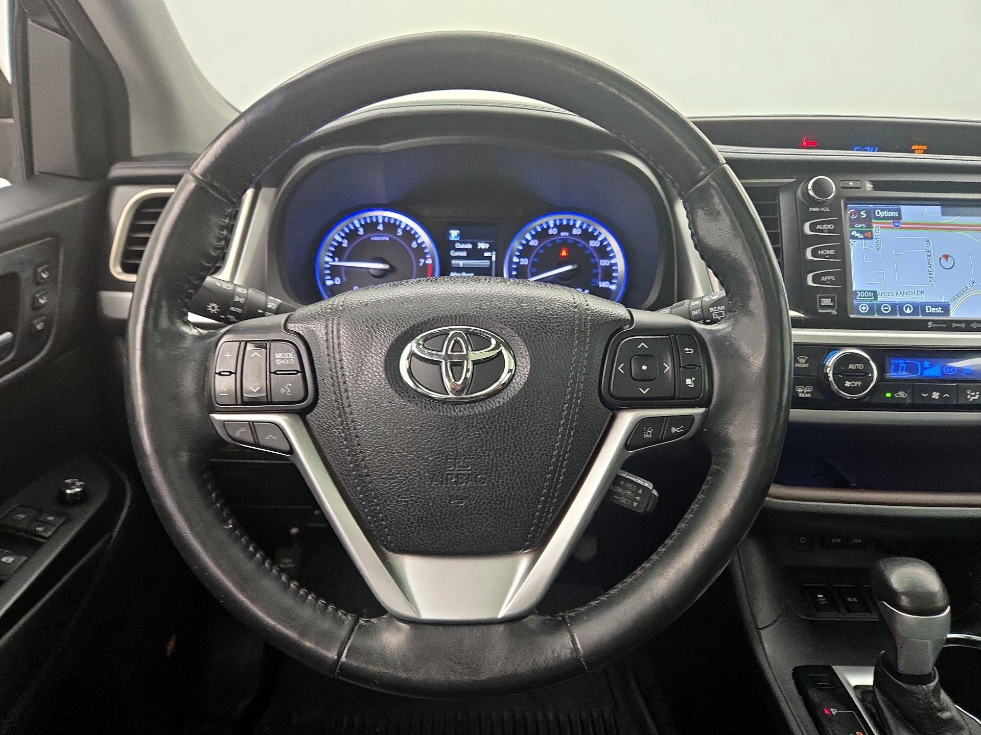 Thumbnail: 2017 Toyota Highlander - 10