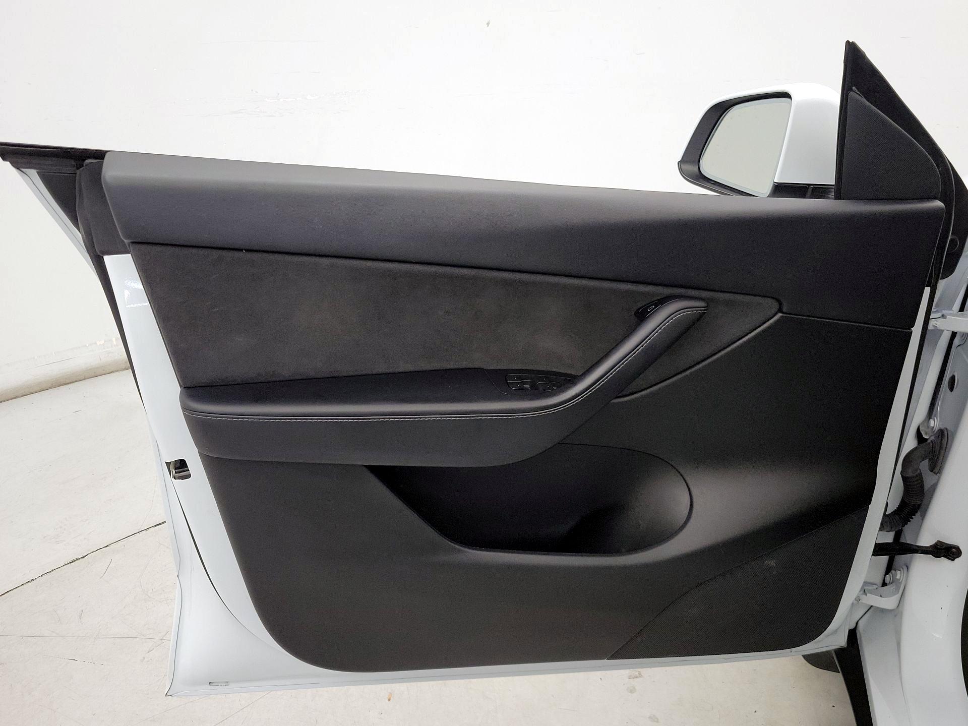 Thumbnail: 2021 Tesla Model Y - 12