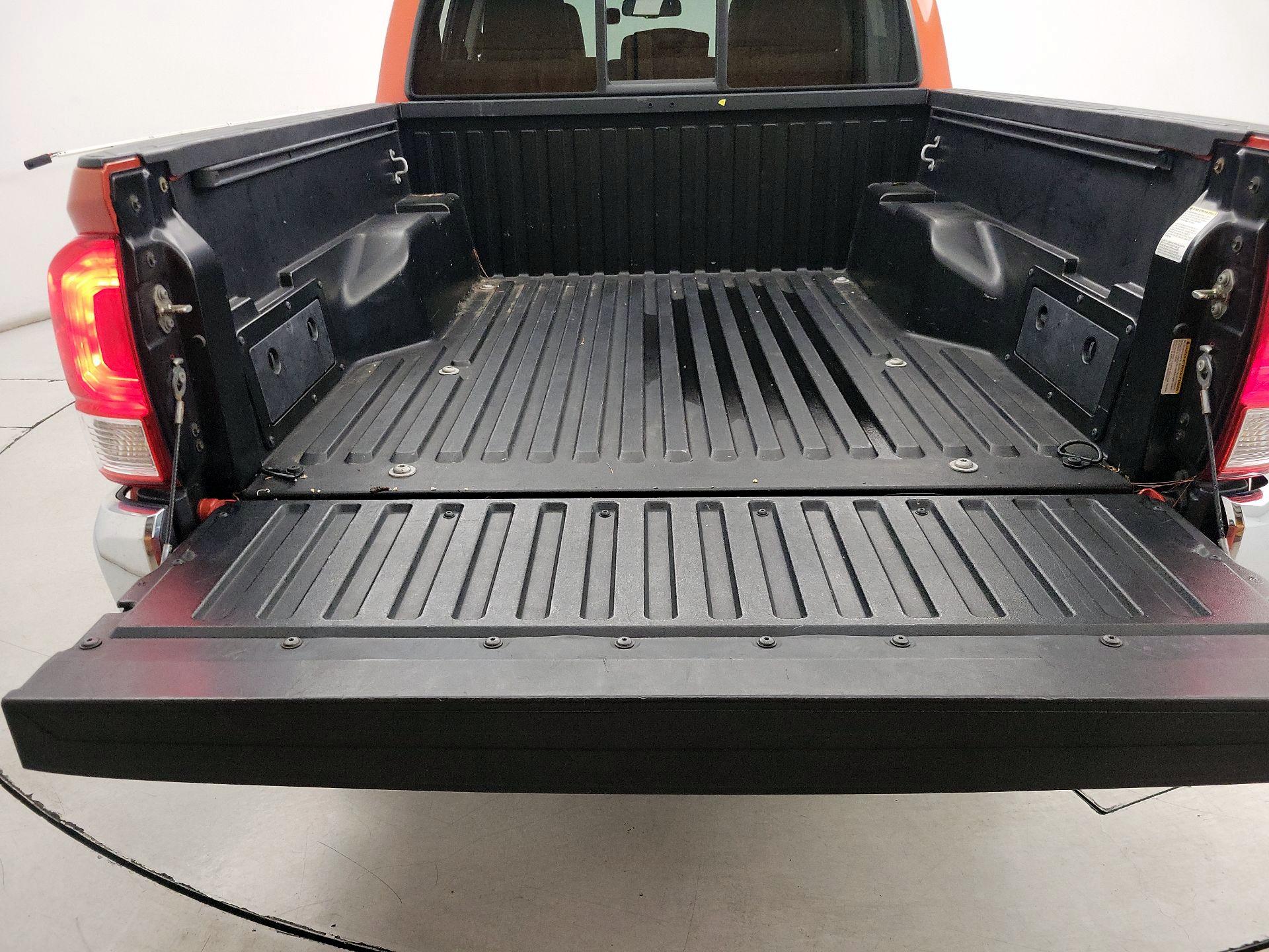 Thumbnail: 2017 Toyota Tacoma - 20