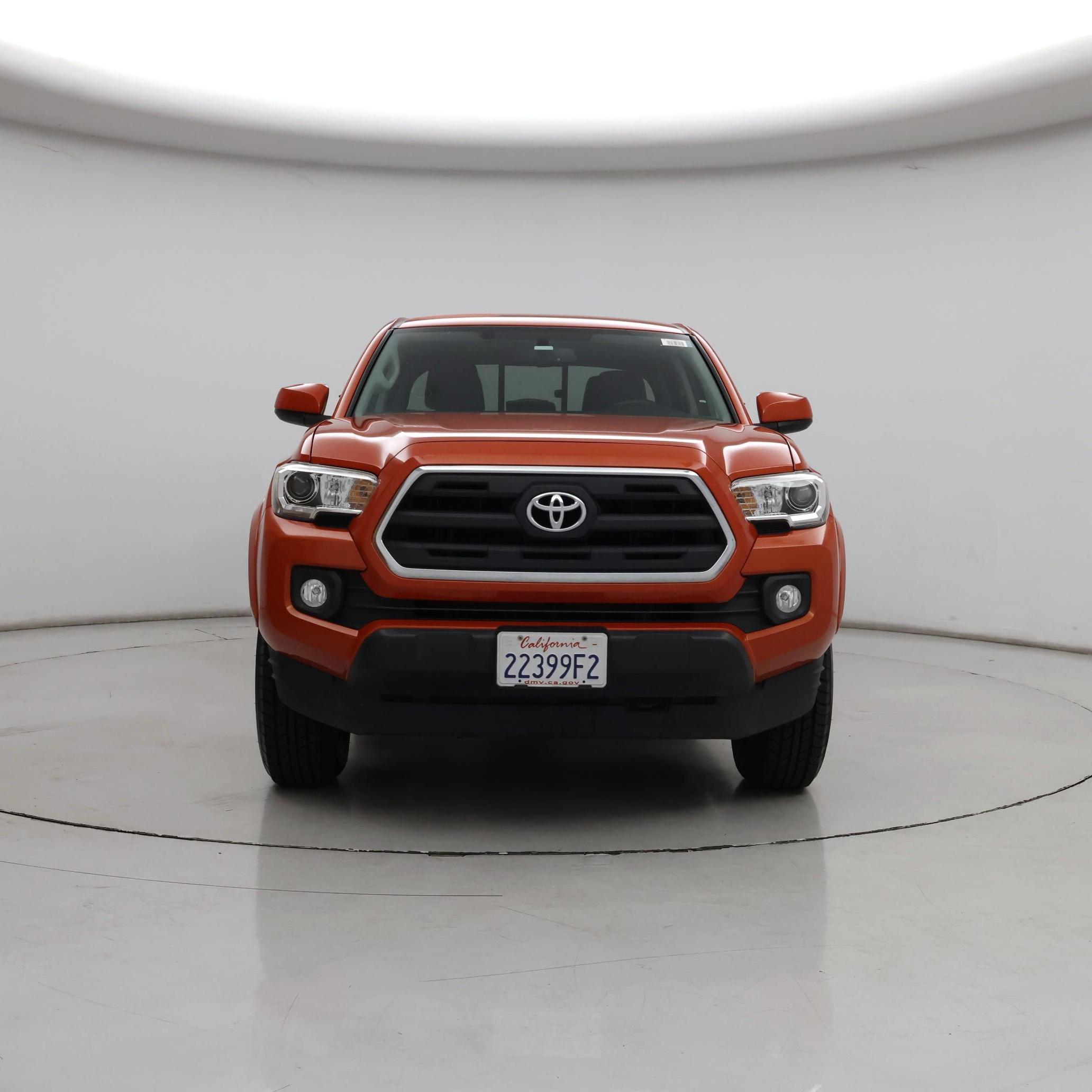 Thumbnail: 2017 Toyota Tacoma - 5