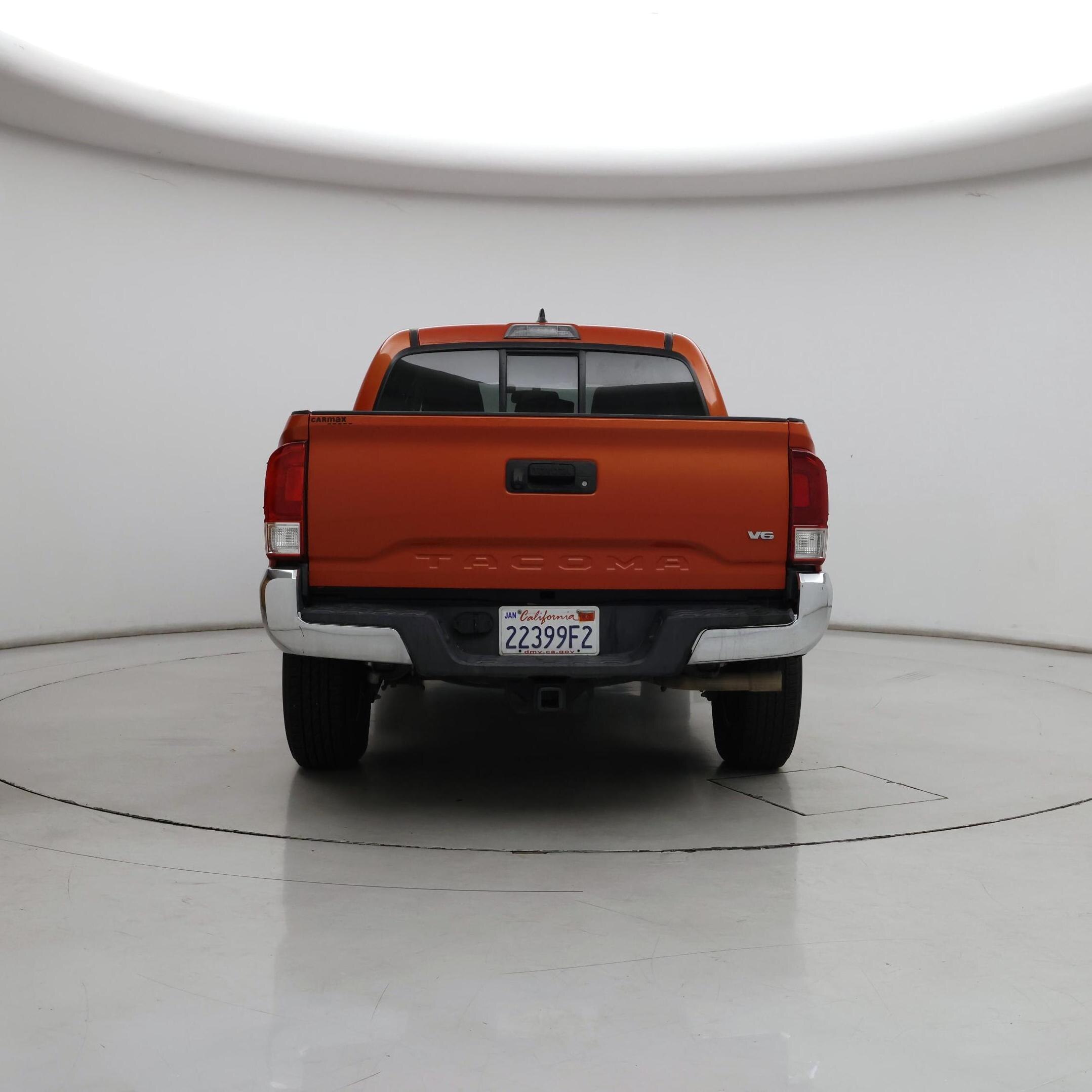Thumbnail: 2017 Toyota Tacoma - 6