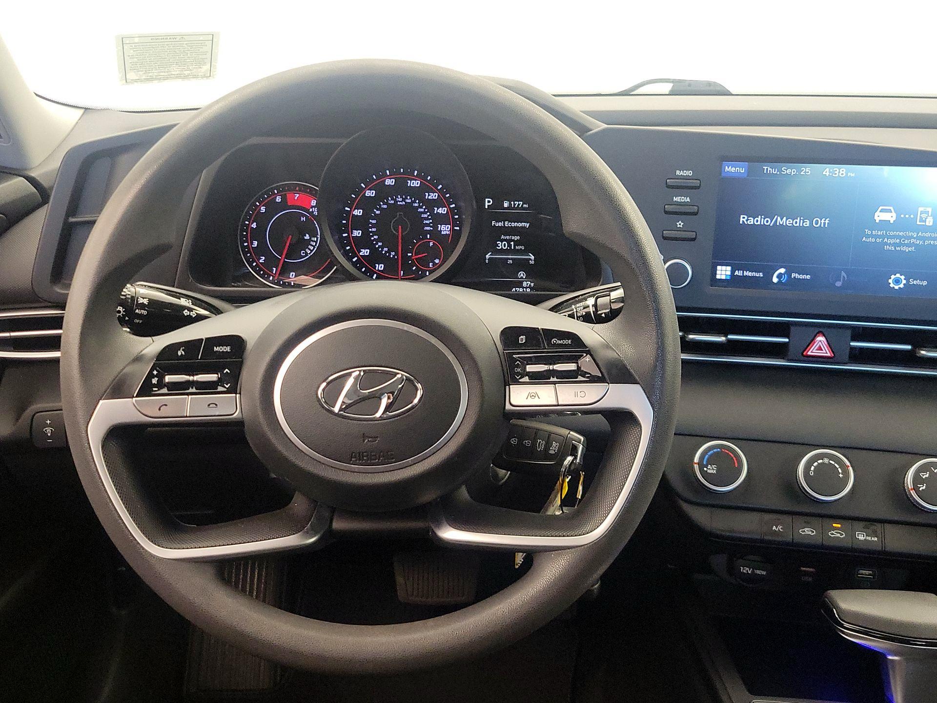 Thumbnail: 2021 Hyundai Elantra - 10