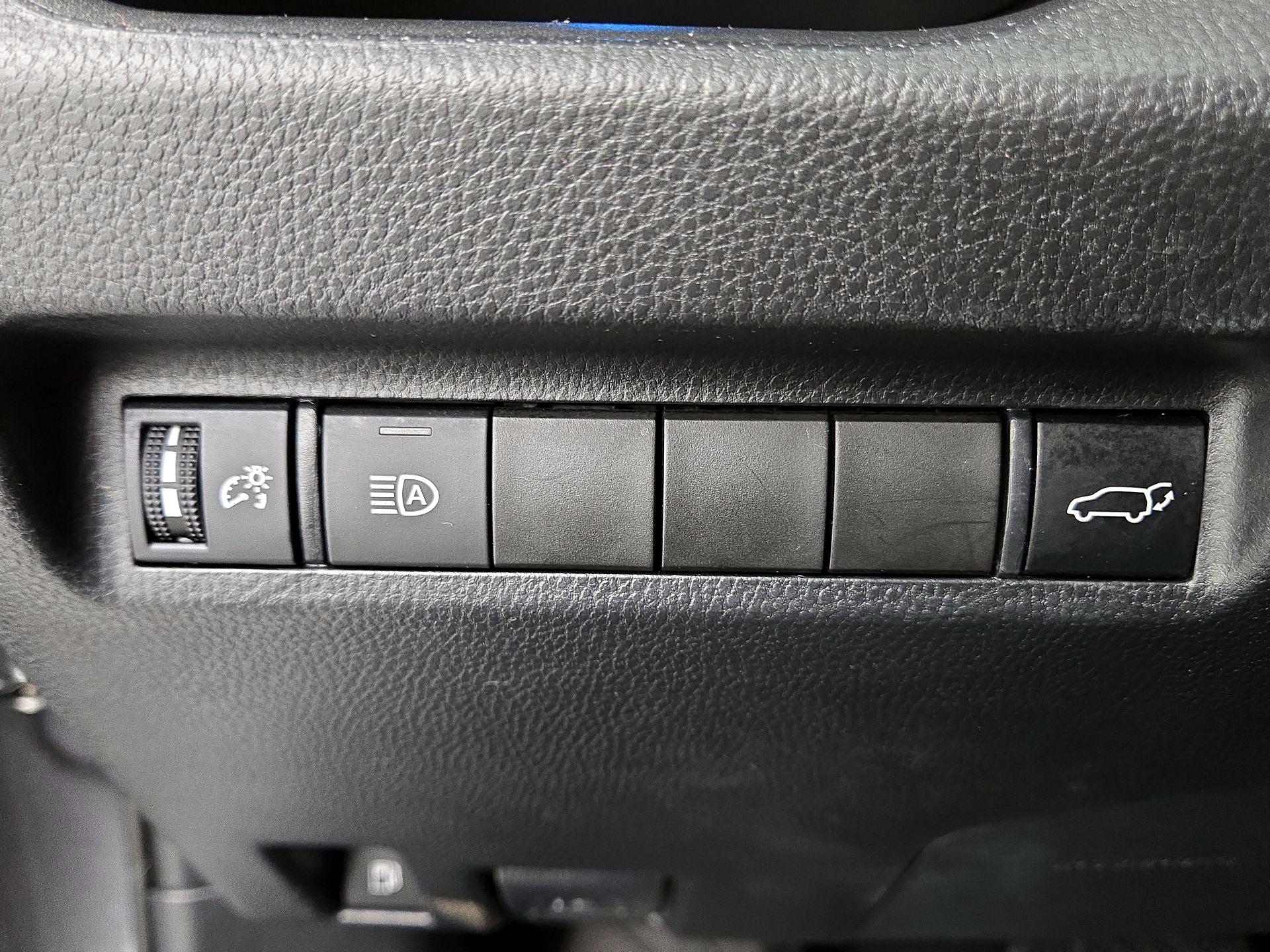 Thumbnail: 2021 Toyota RAV4 - 13