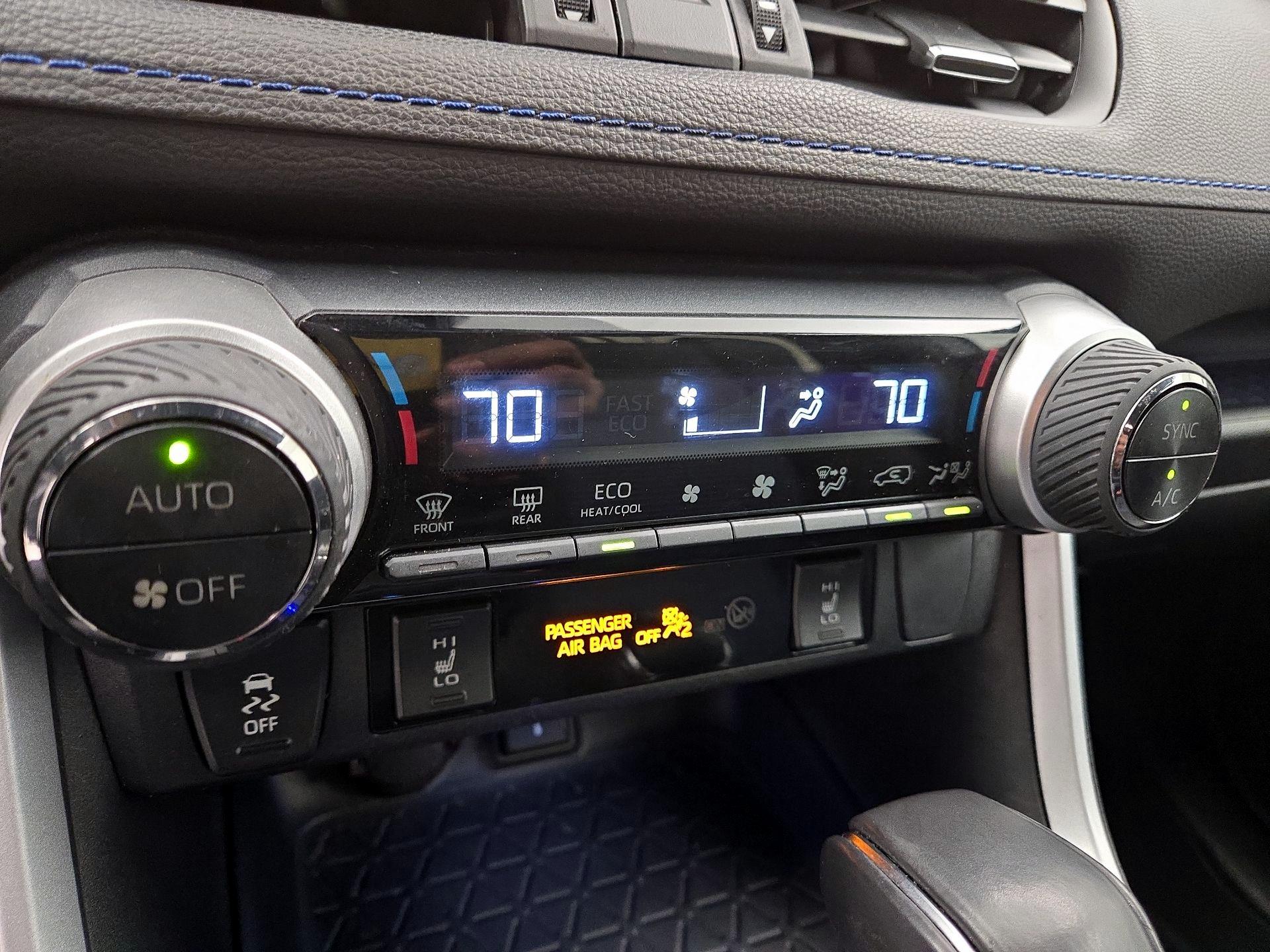 Thumbnail: 2021 Toyota RAV4 - 16
