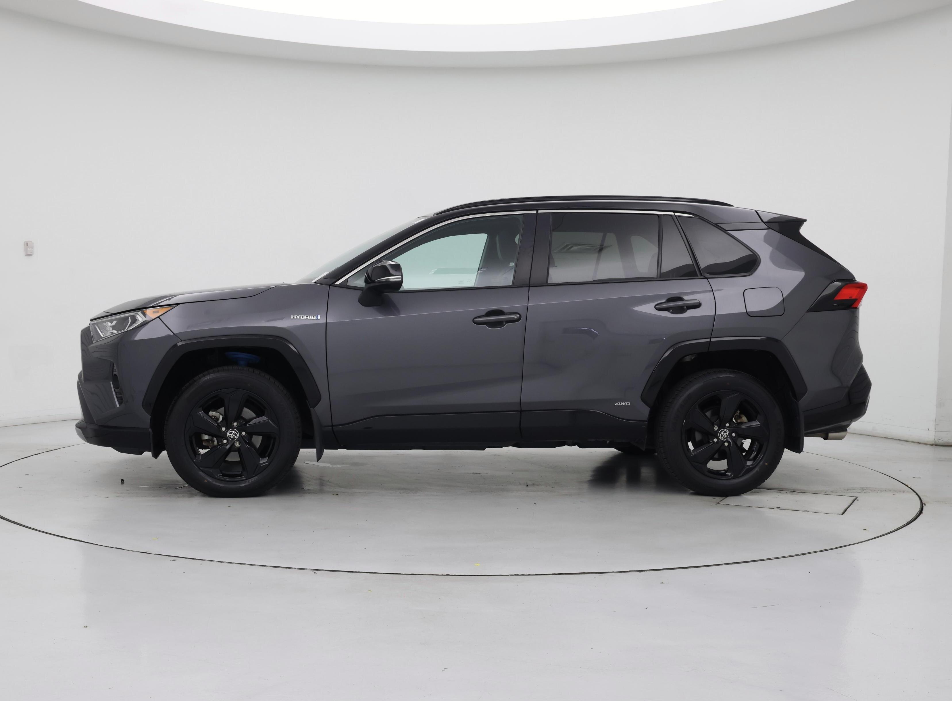 Thumbnail: 2021 Toyota RAV4 - 3