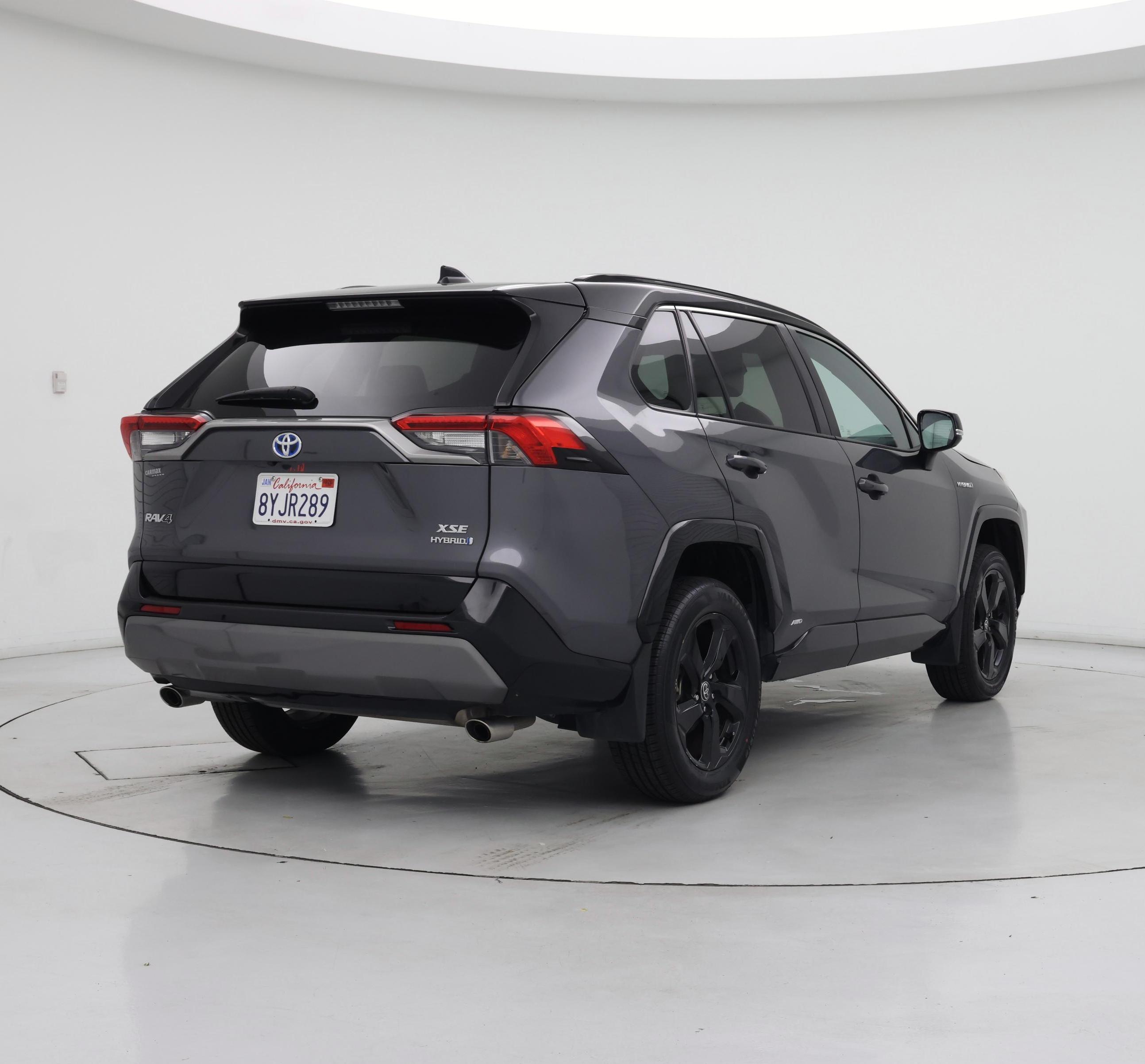 Thumbnail: 2021 Toyota RAV4 - 8