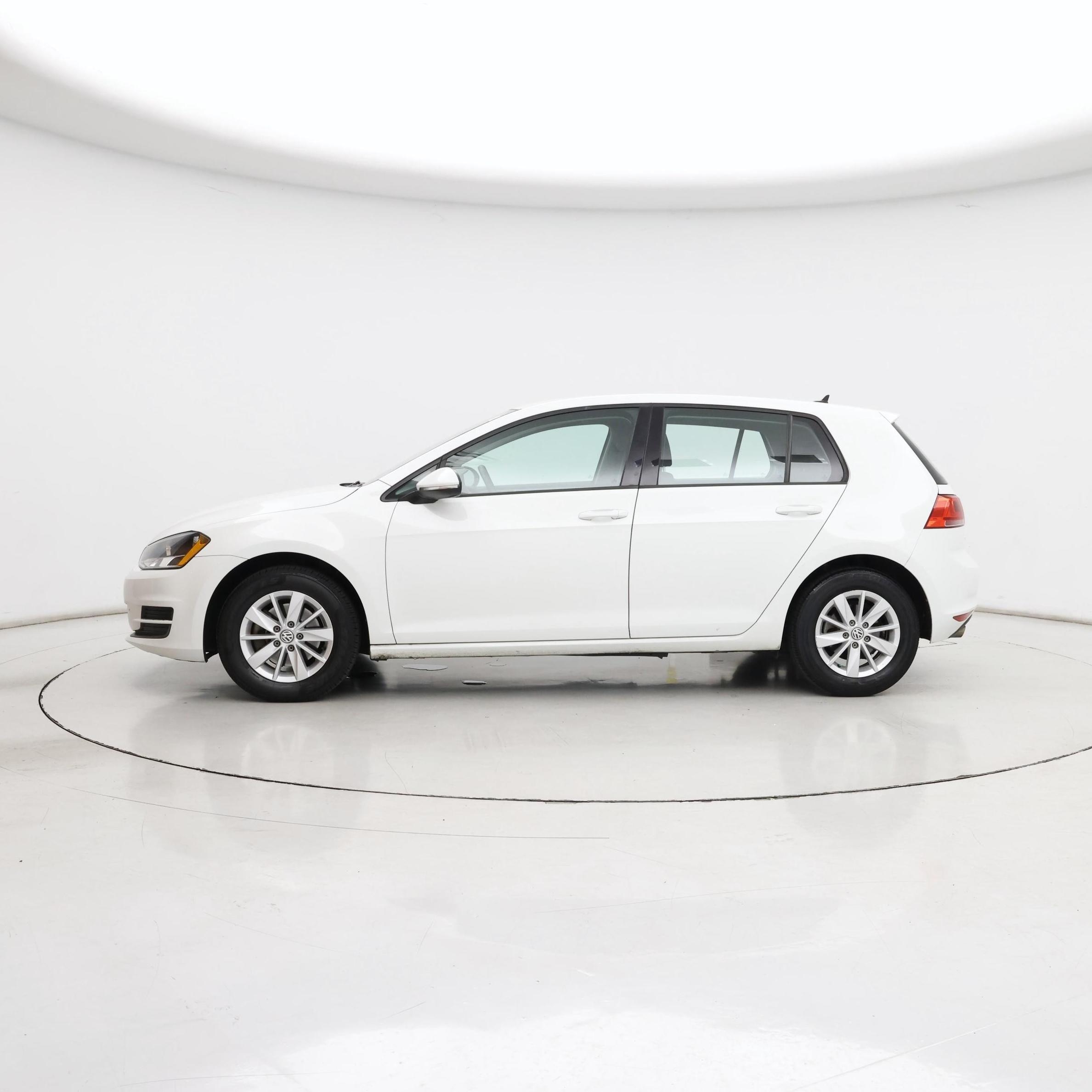 Thumbnail: 2016 Volkswagen Golf - 3