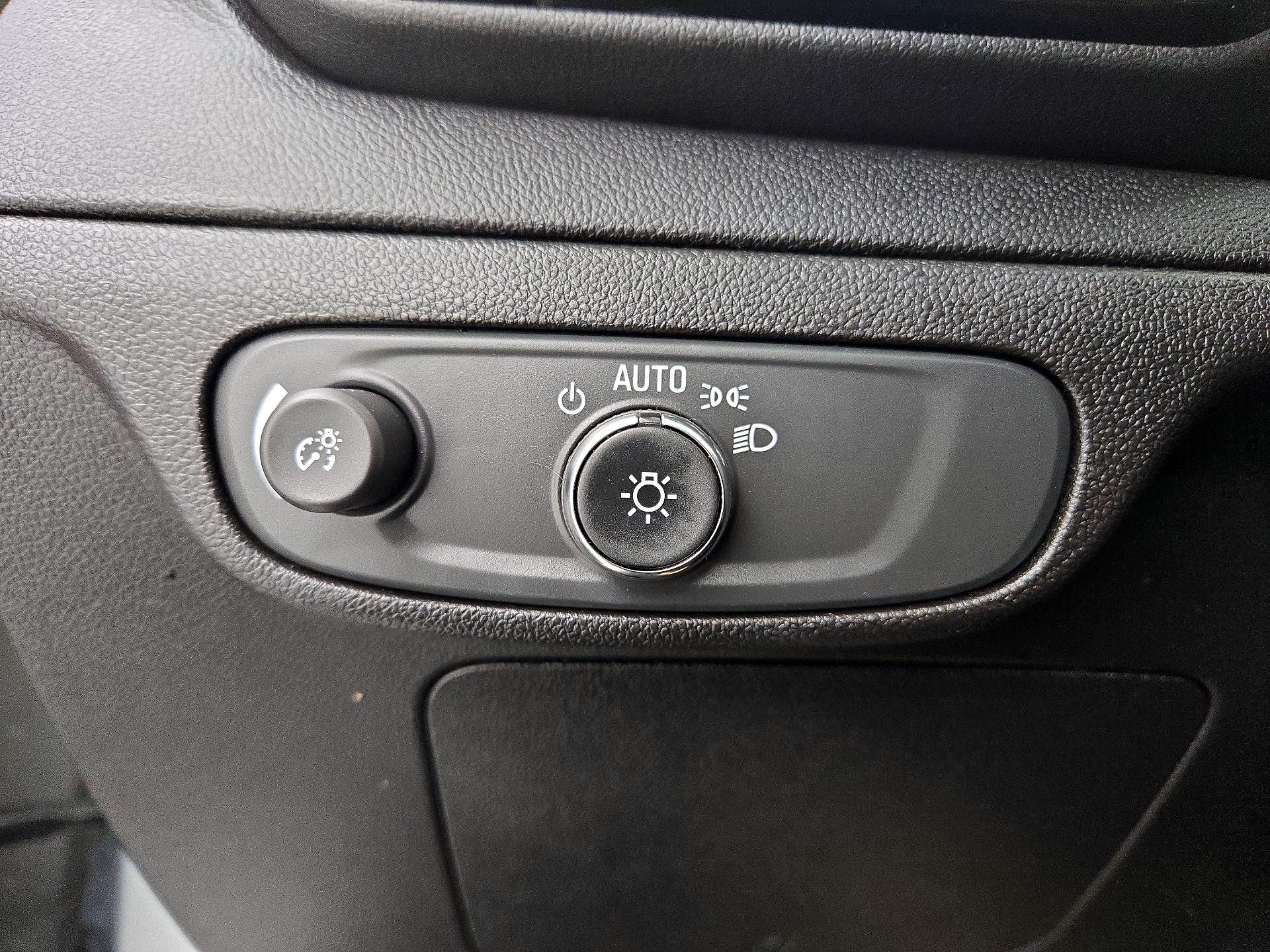 Thumbnail: 2023 Chevrolet Bolt EUV - 13