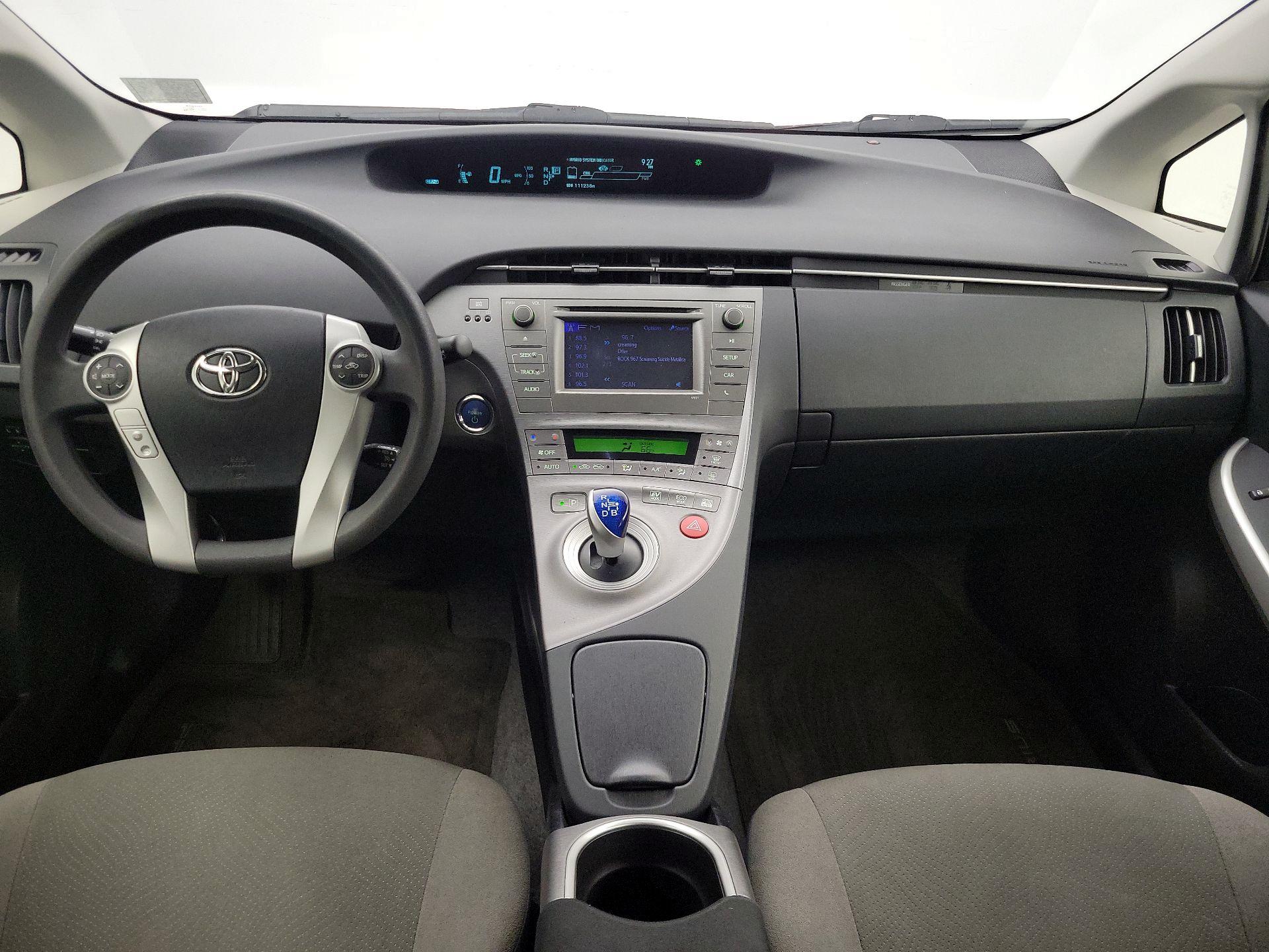 Thumbnail: 2015 Toyota Prius - 9