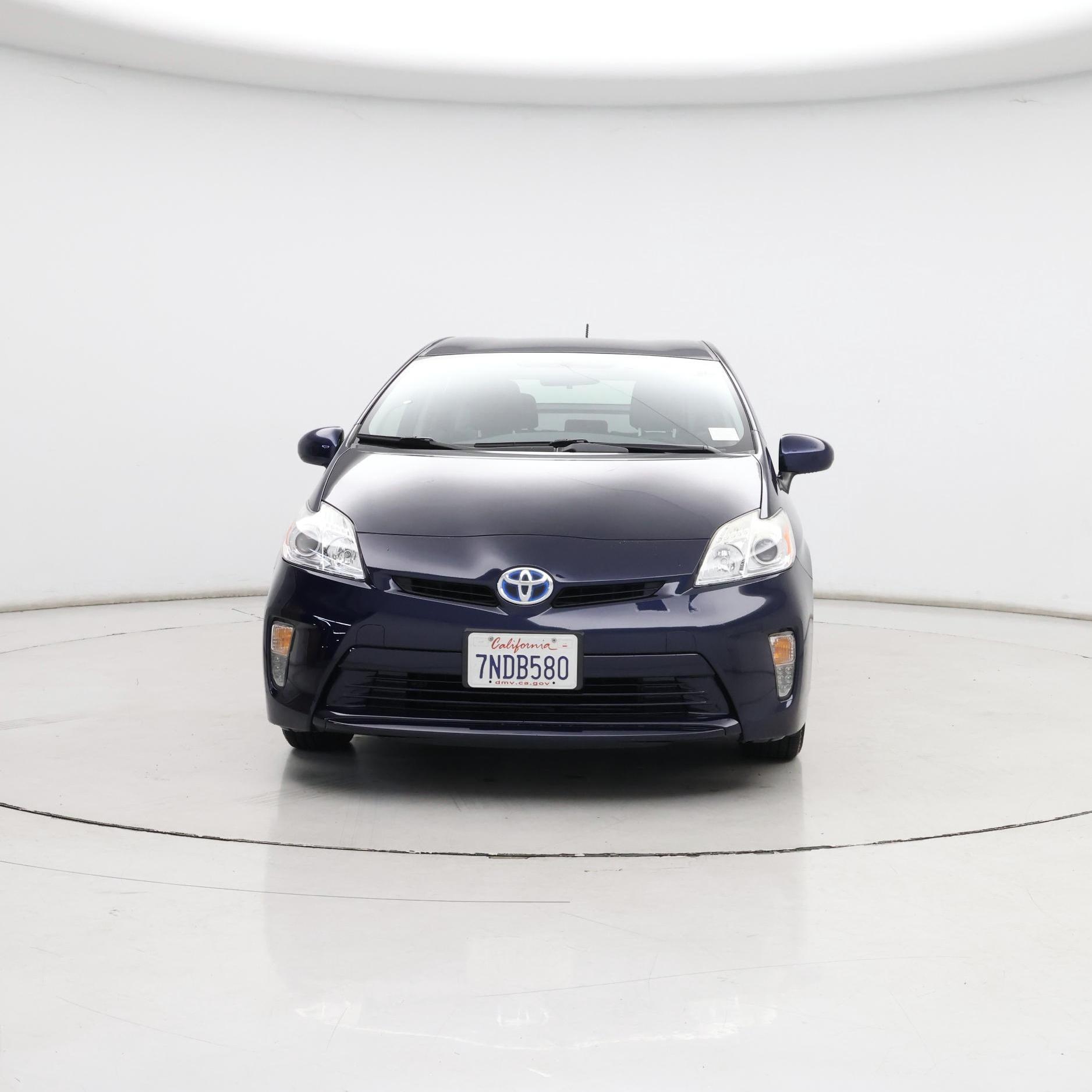 Thumbnail: 2015 Toyota Prius - 5