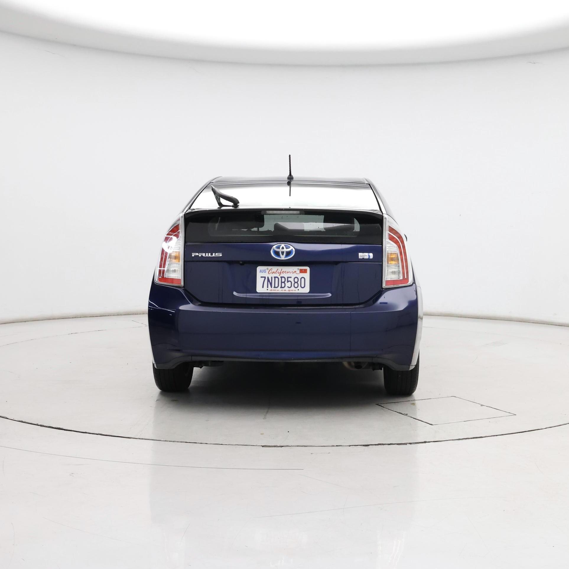 Thumbnail: 2015 Toyota Prius - 6