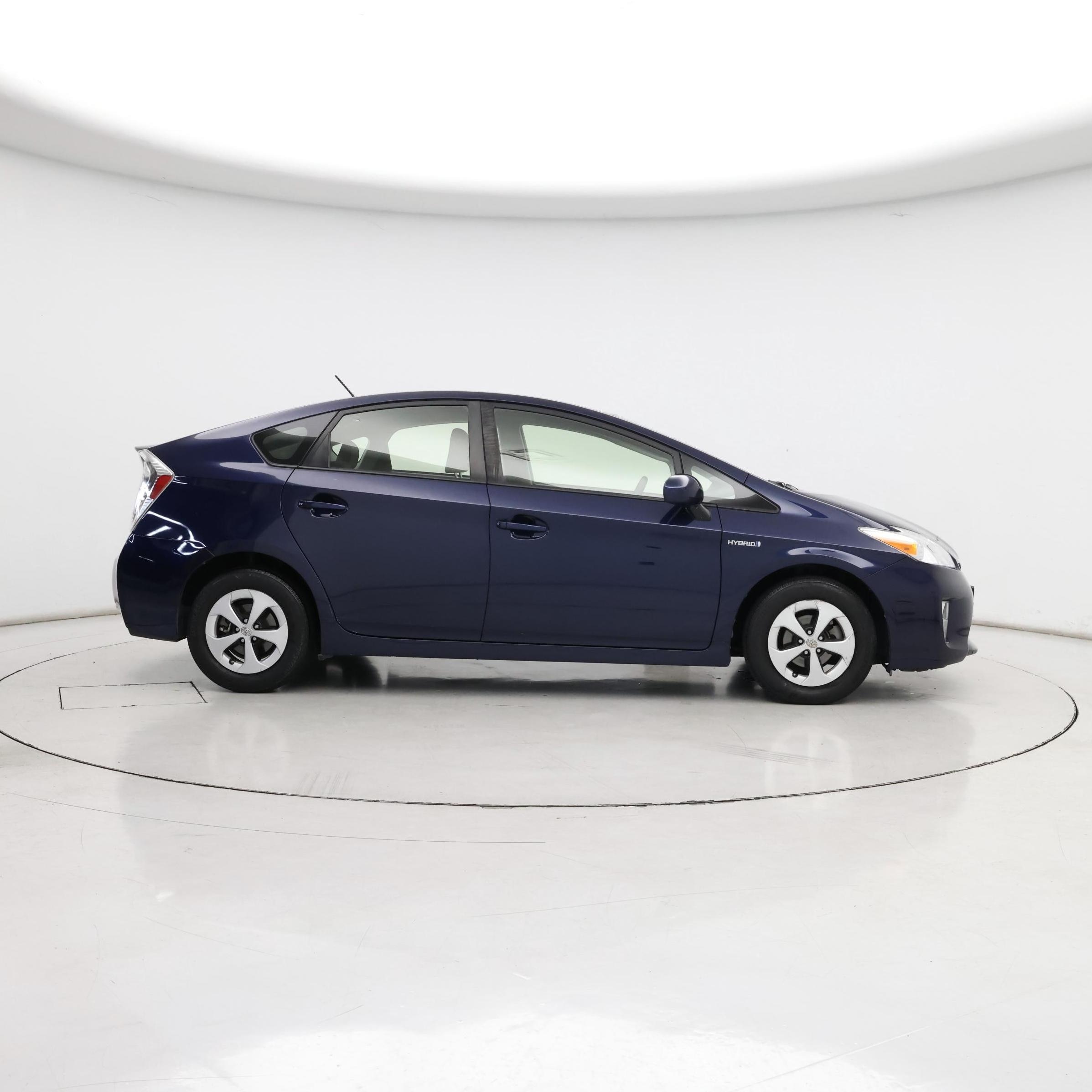 Thumbnail: 2015 Toyota Prius - 7